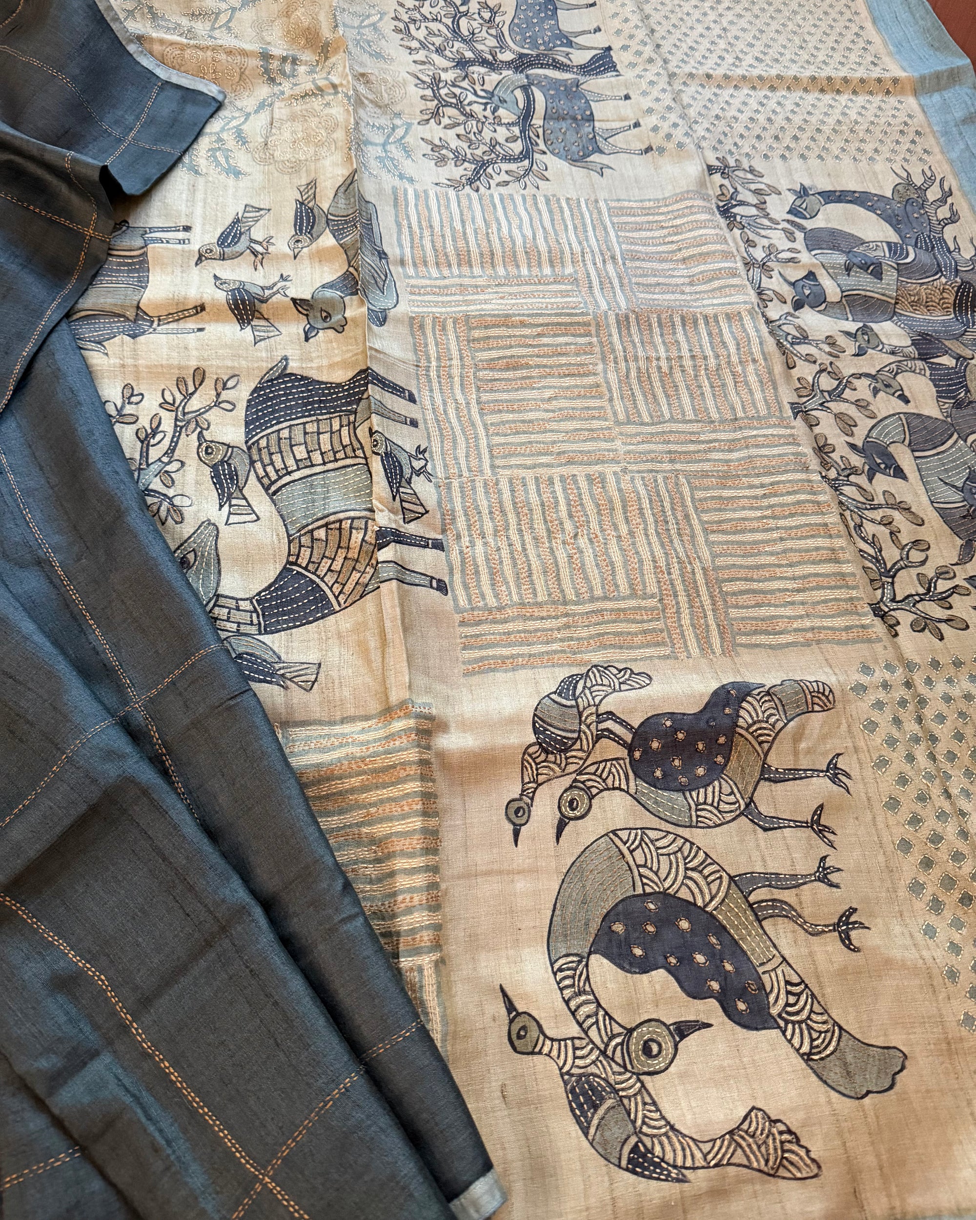 Kamaniya Kantha : Handcrafted Tussar