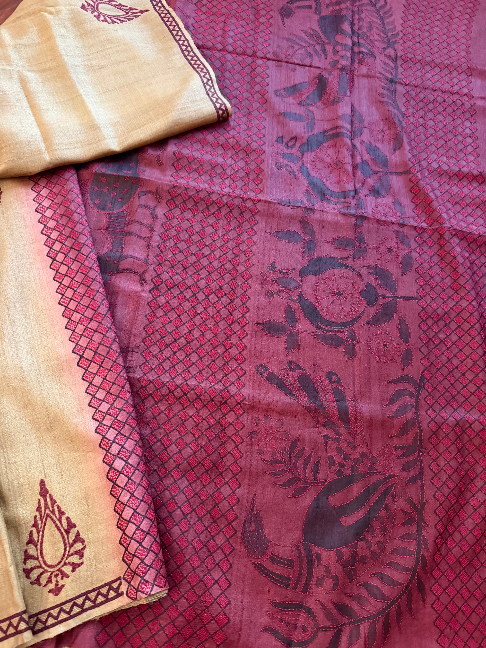 Kamaniya Kantha : Handcrafted Tussar