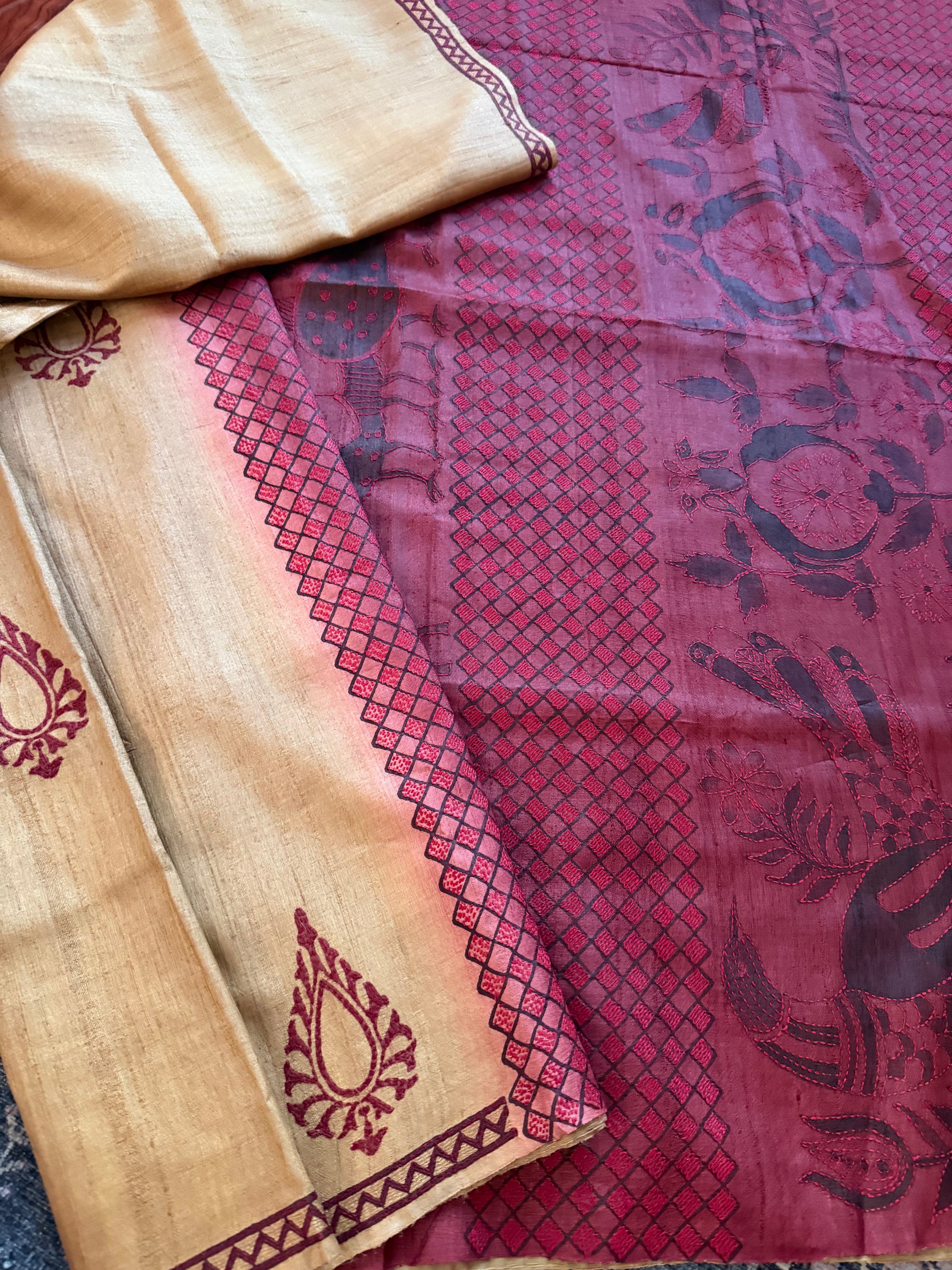 Kamaniya Kantha : Handcrafted Tussar