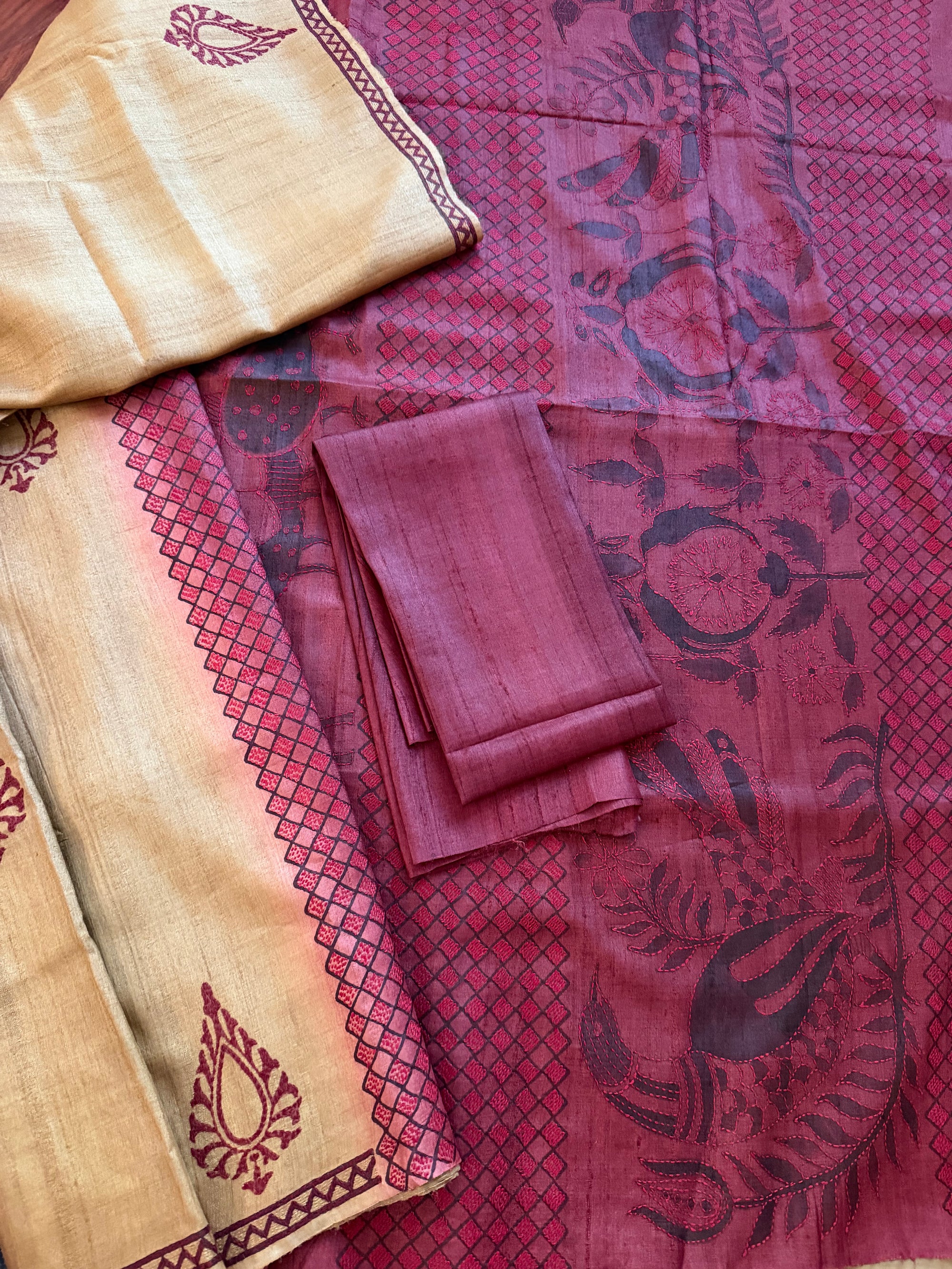 Kamaniya Kantha : Handcrafted Tussar