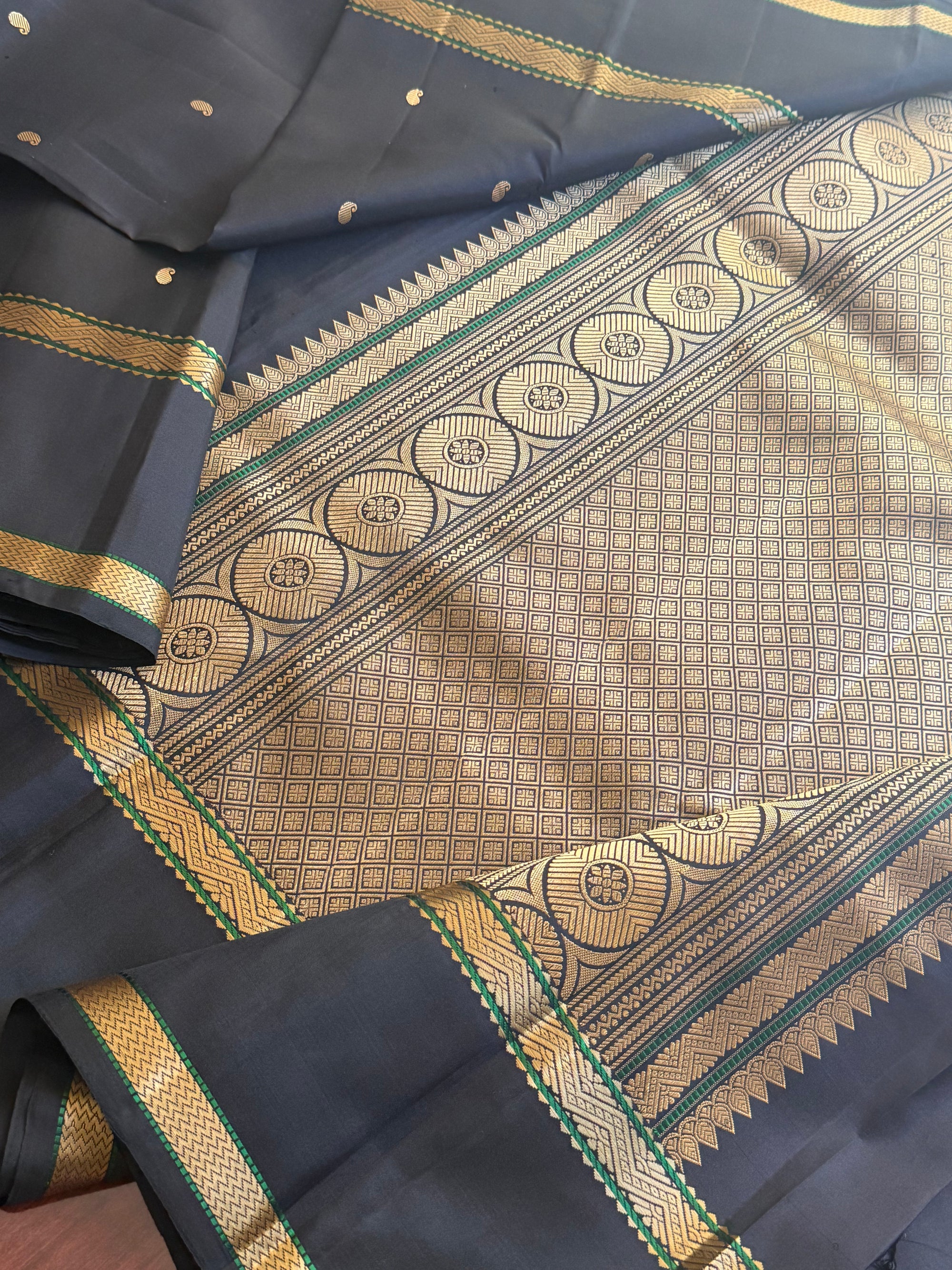 No Zari Korvai Kanjivaram Silk (Black)