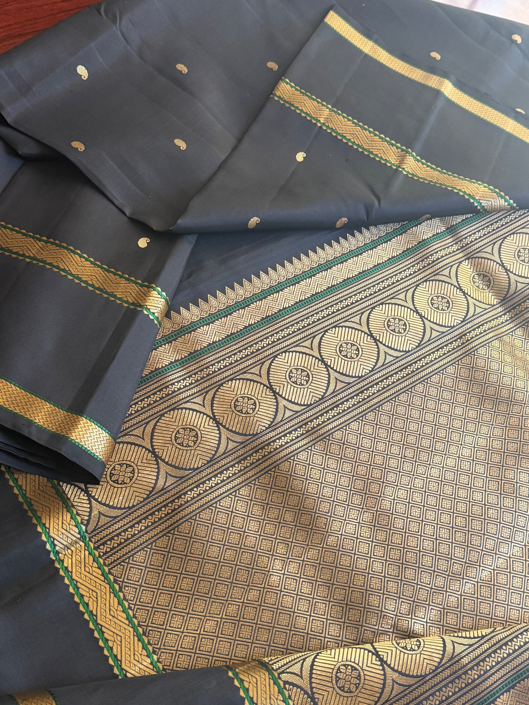 No Zari Korvai Kanjivaram Silk (Black)