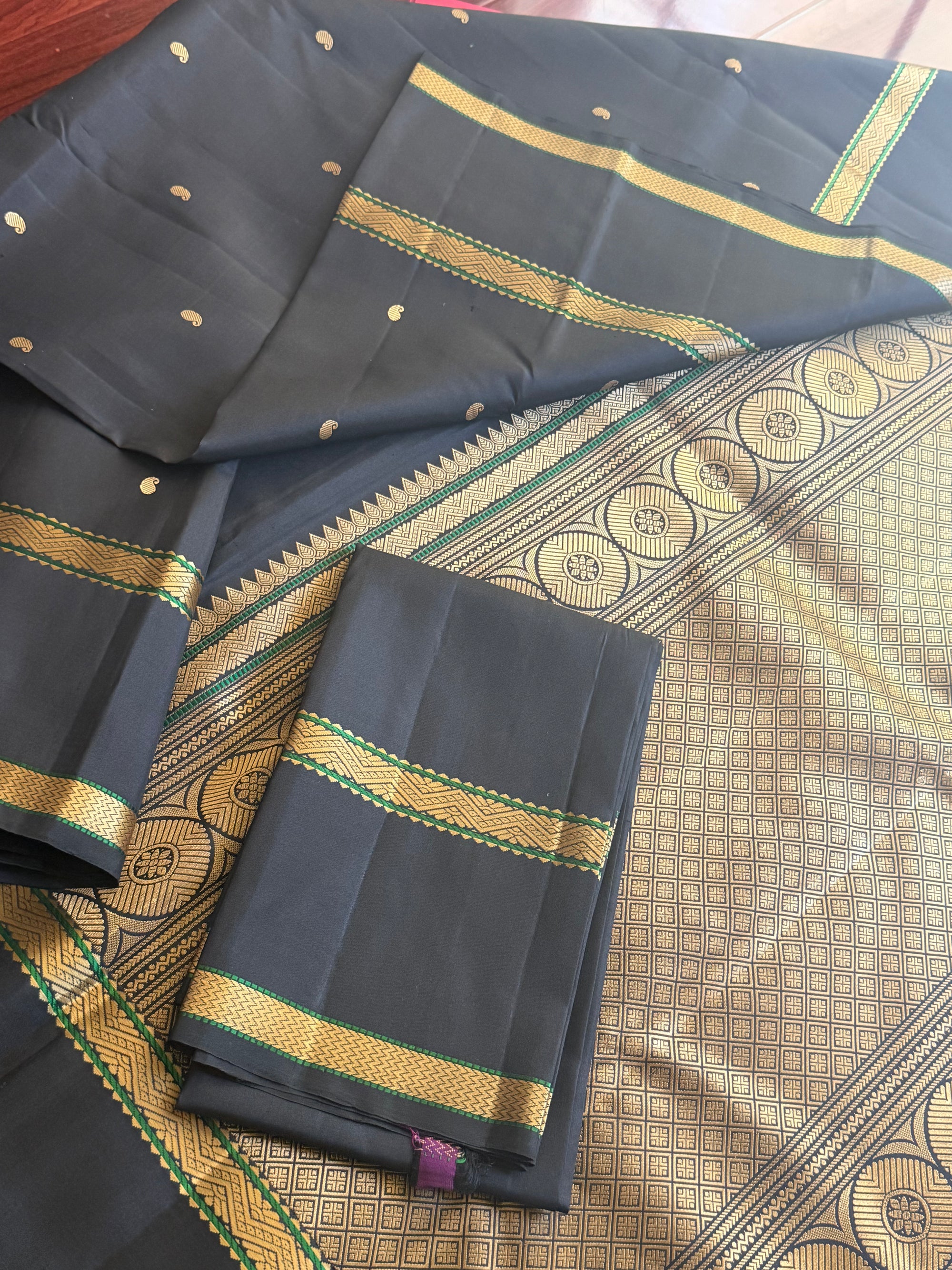 No Zari Korvai Kanjivaram Silk (Black)