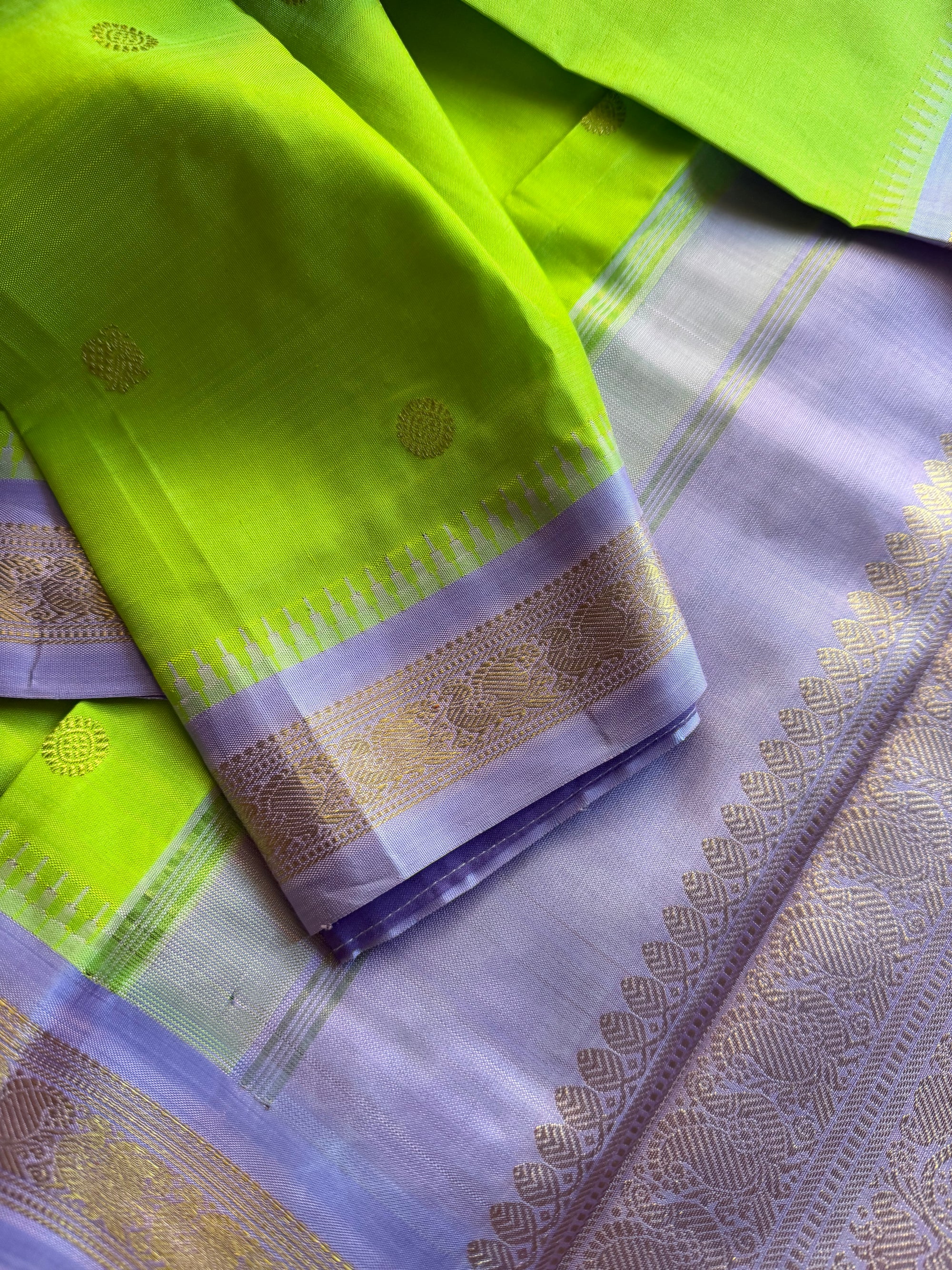 MAATHEY: SHADES OF GREEN (Liril Green)