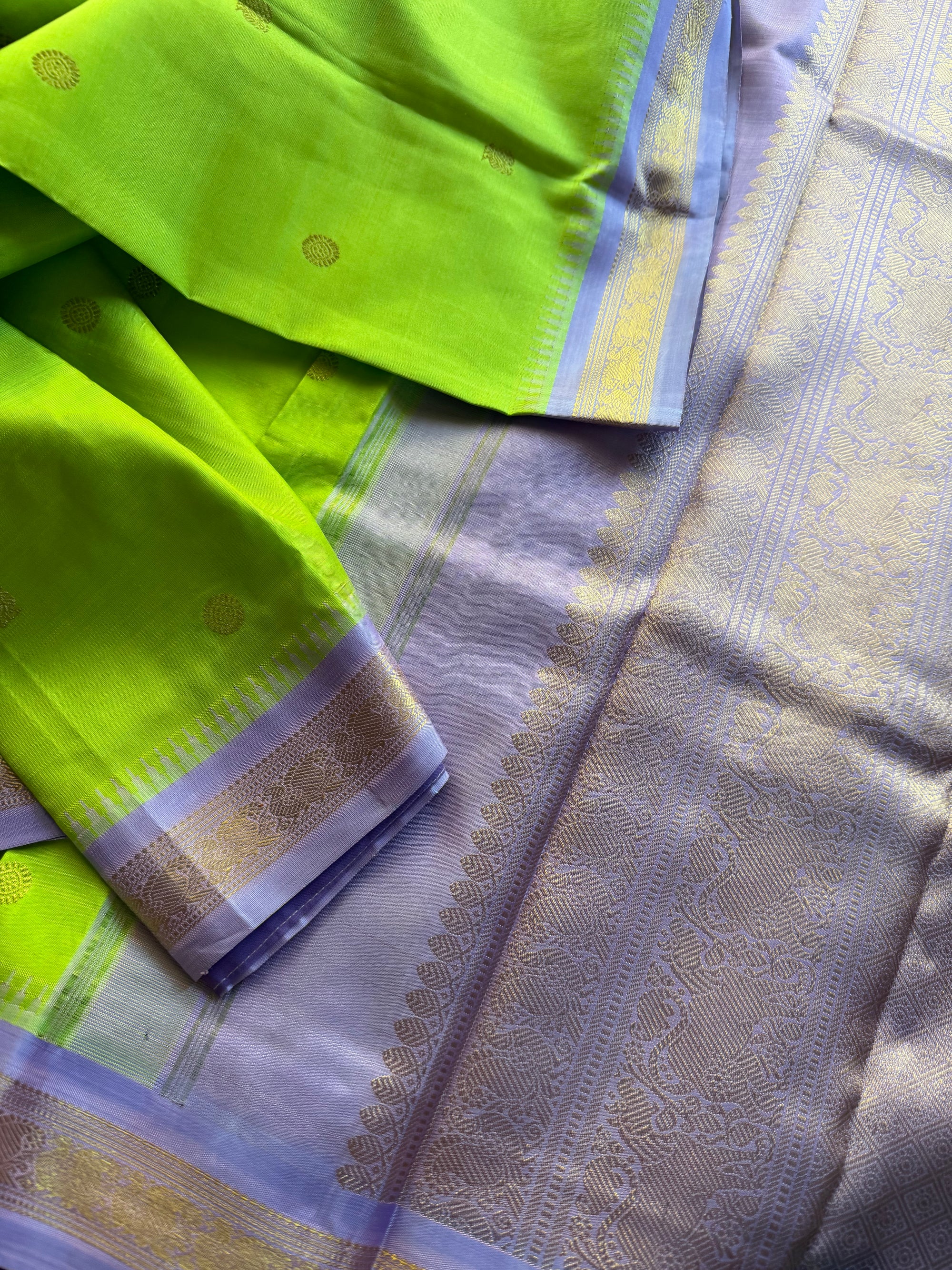 MAATHEY: SHADES OF GREEN (Liril Green)