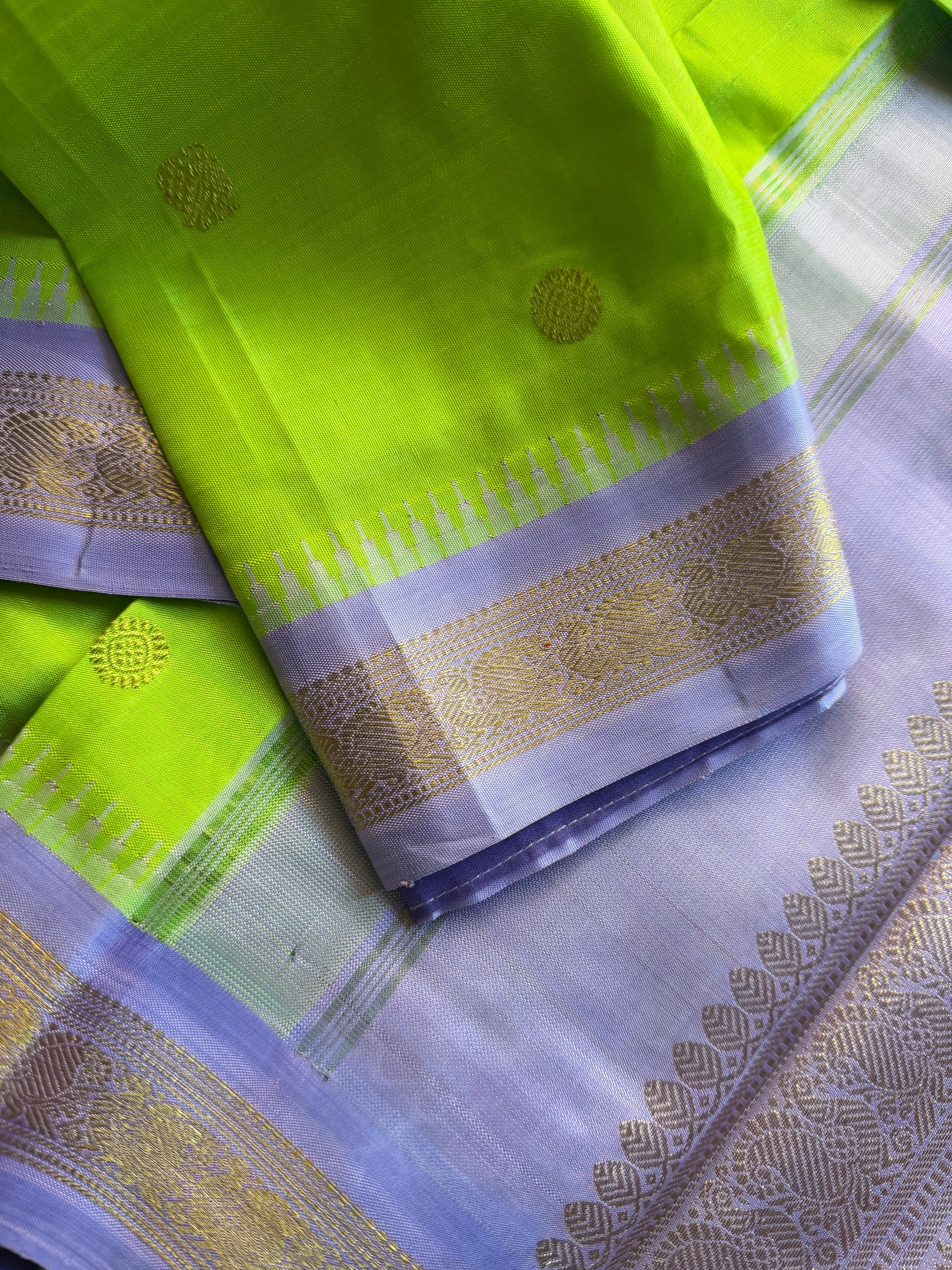 MAATHEY: SHADES OF GREEN (Liril Green)