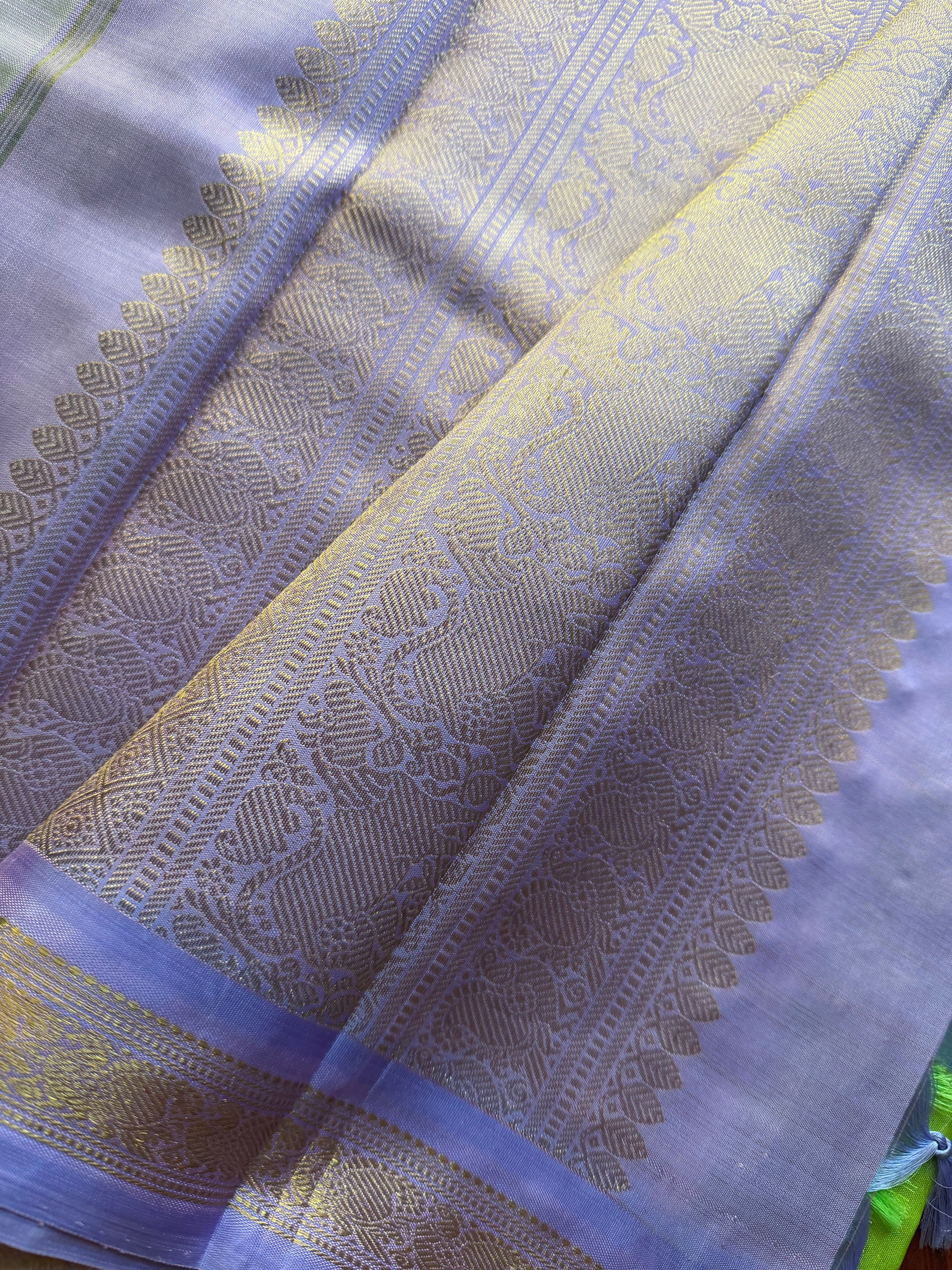 MAATHEY: SHADES OF GREEN (Liril Green)