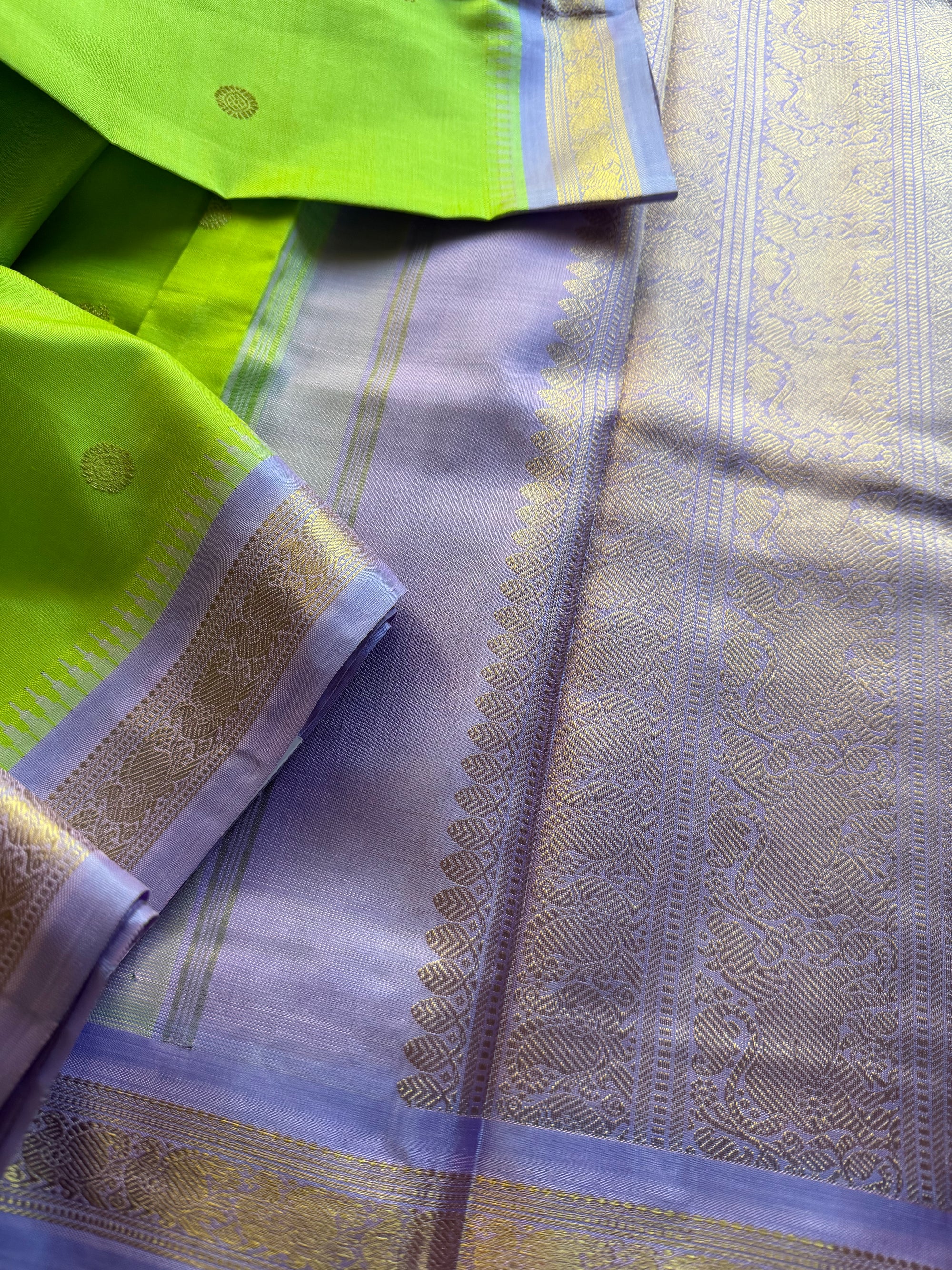 MAATHEY: SHADES OF GREEN (Liril Green)