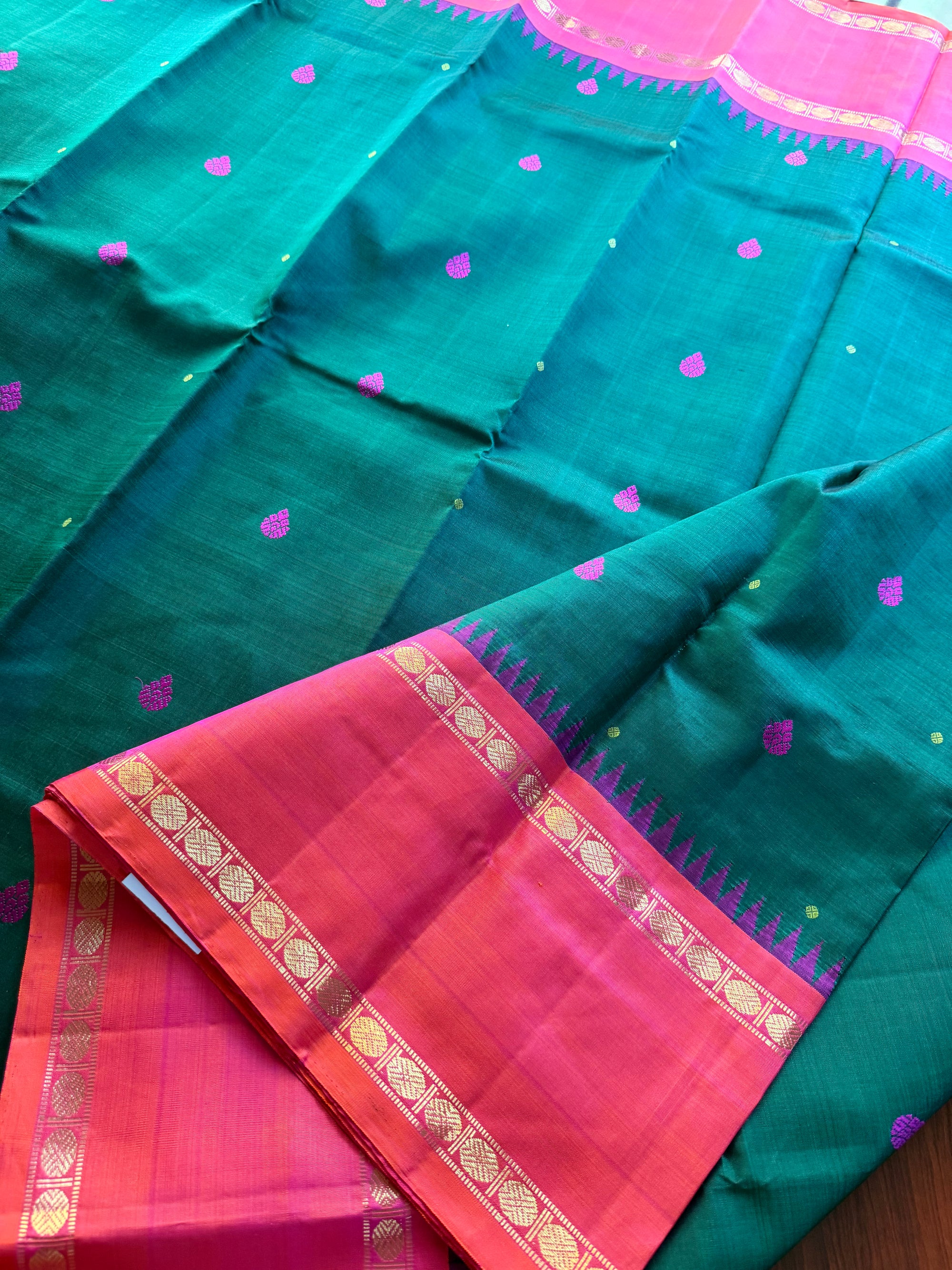 MAATHEY: SHADES OF GREEN (Bottle Green)
