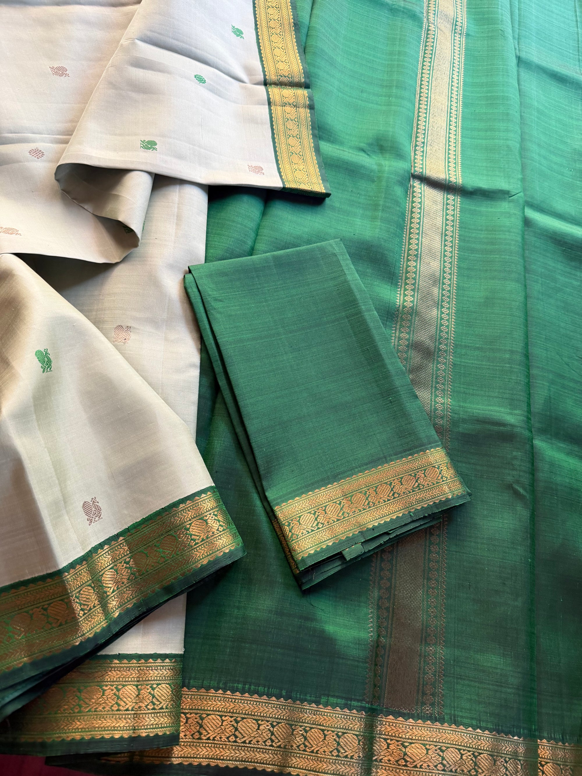 MAATHEY: SHADES OF GREEN (Mint Green)