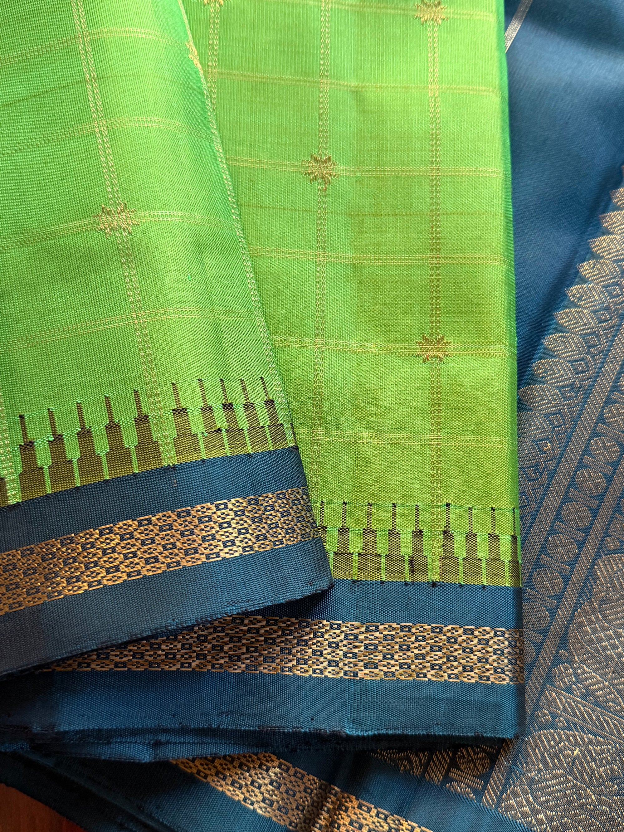 MYTHILI:  SHADES OF GREEN (Alli Pachai / Lily Green)