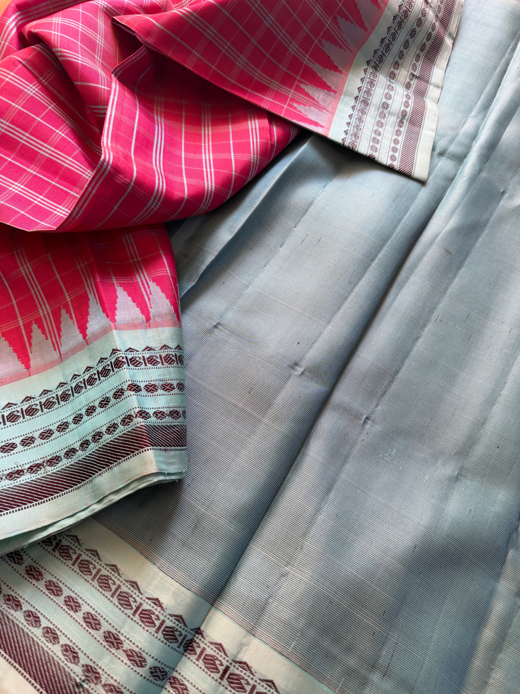 Kuttu  Gadwal Silk : No Zari