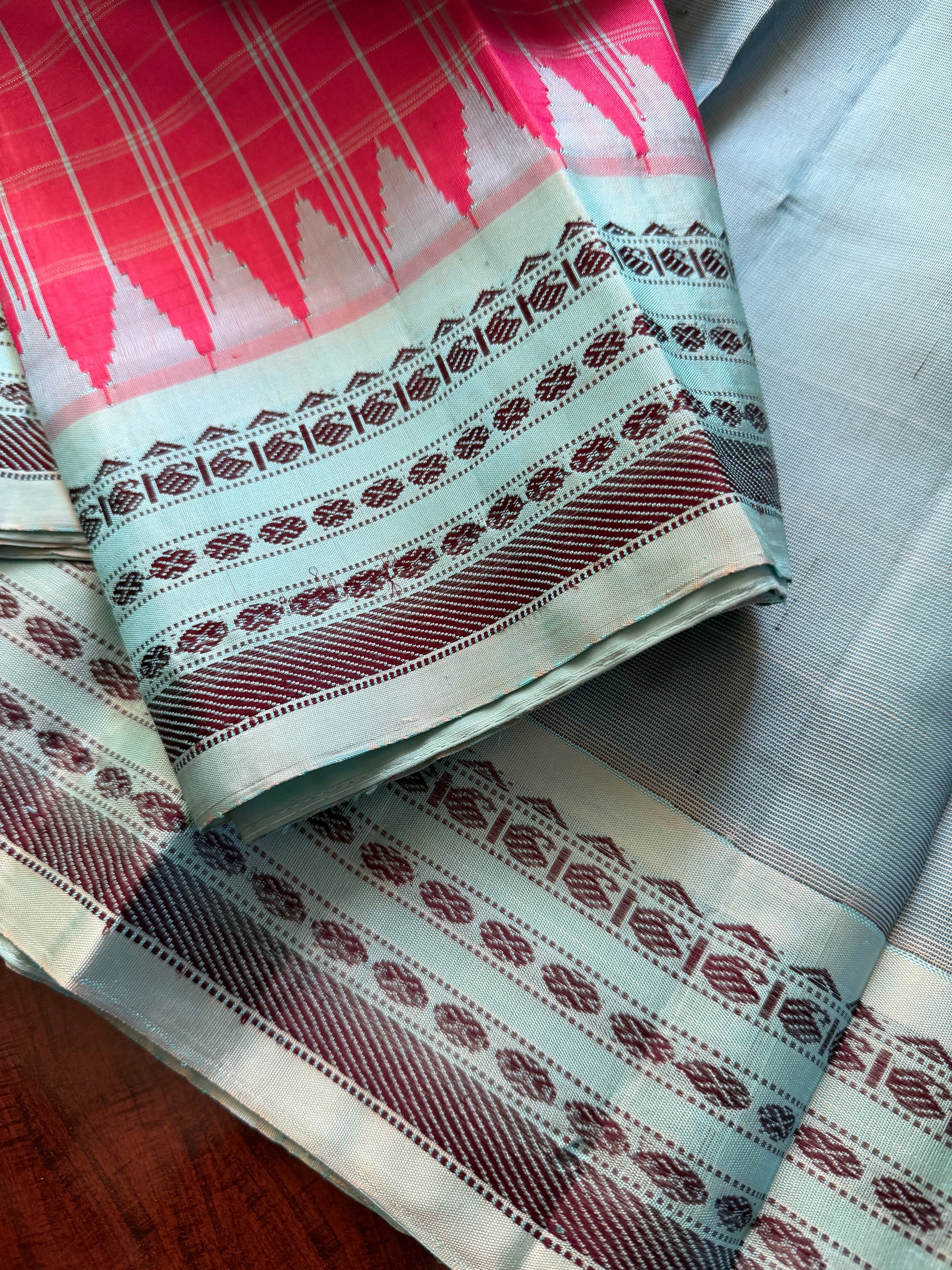 Kuttu  Gadwal Silk : No Zari