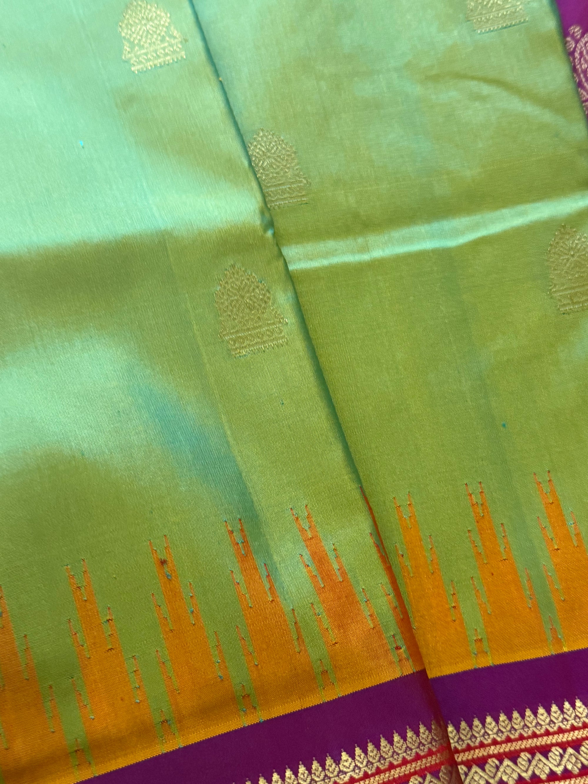 Kuttu Gadwal Silk