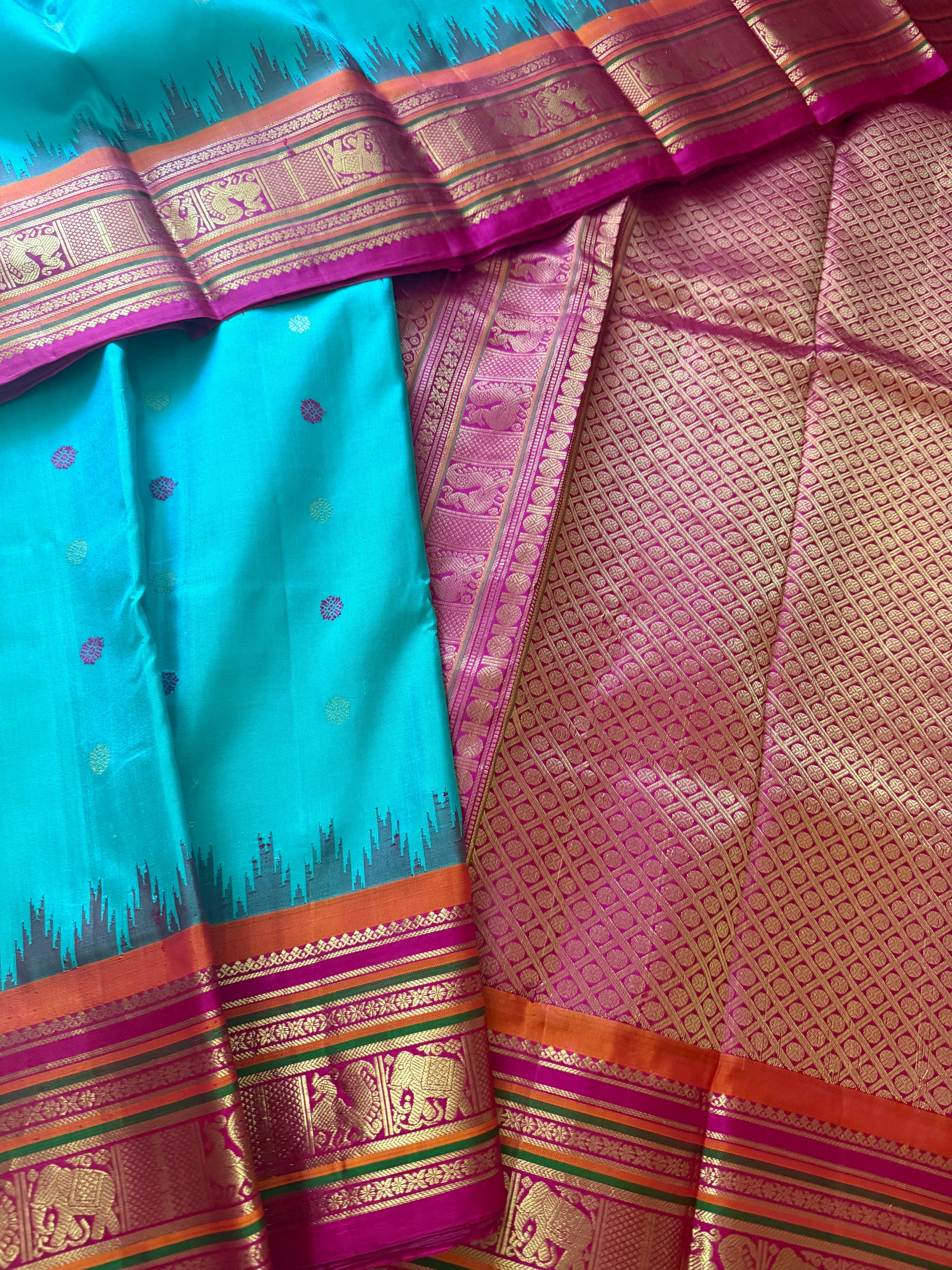 Kuttu Gadwal Silk