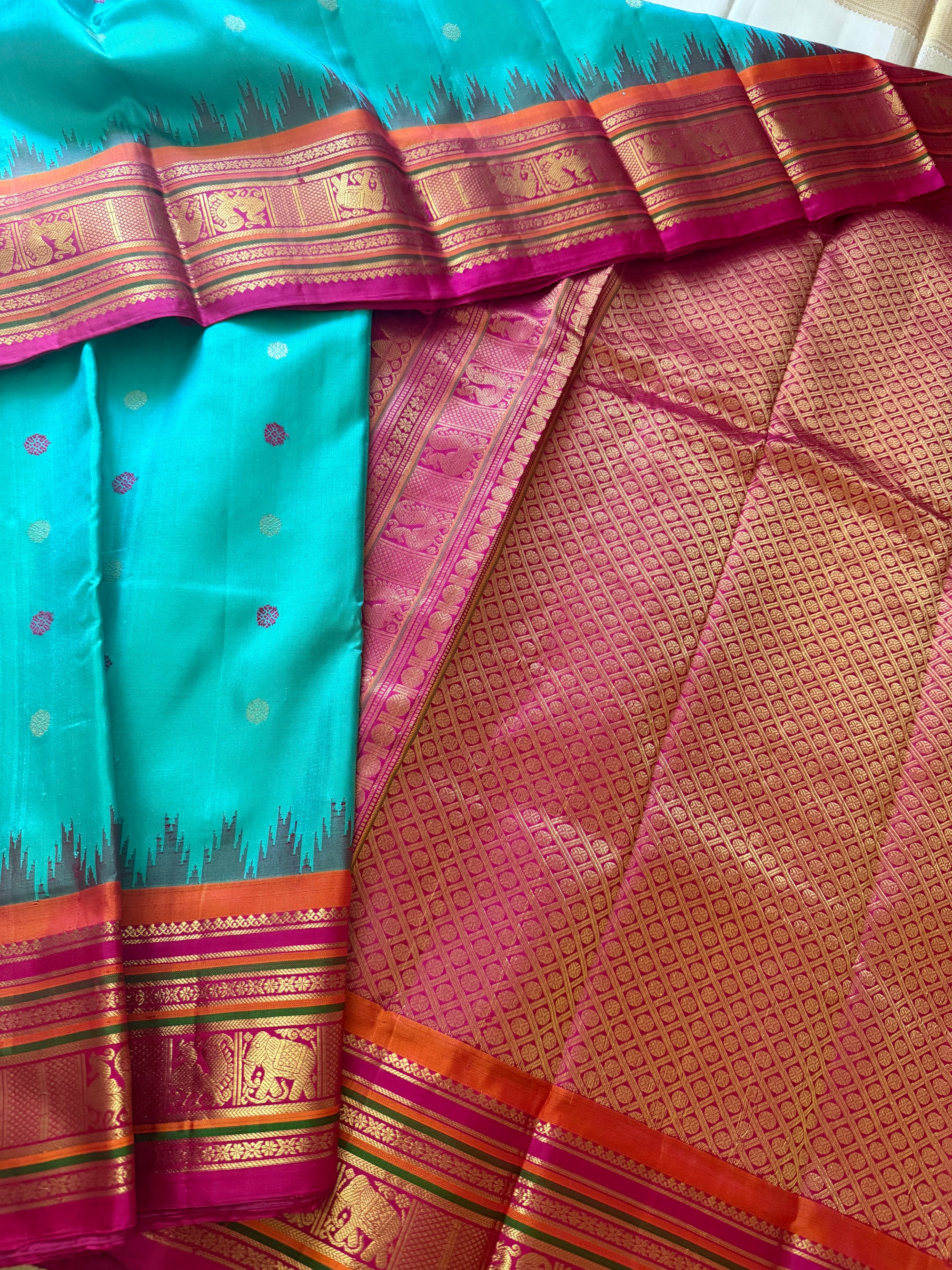 Kuttu Gadwal Silk
