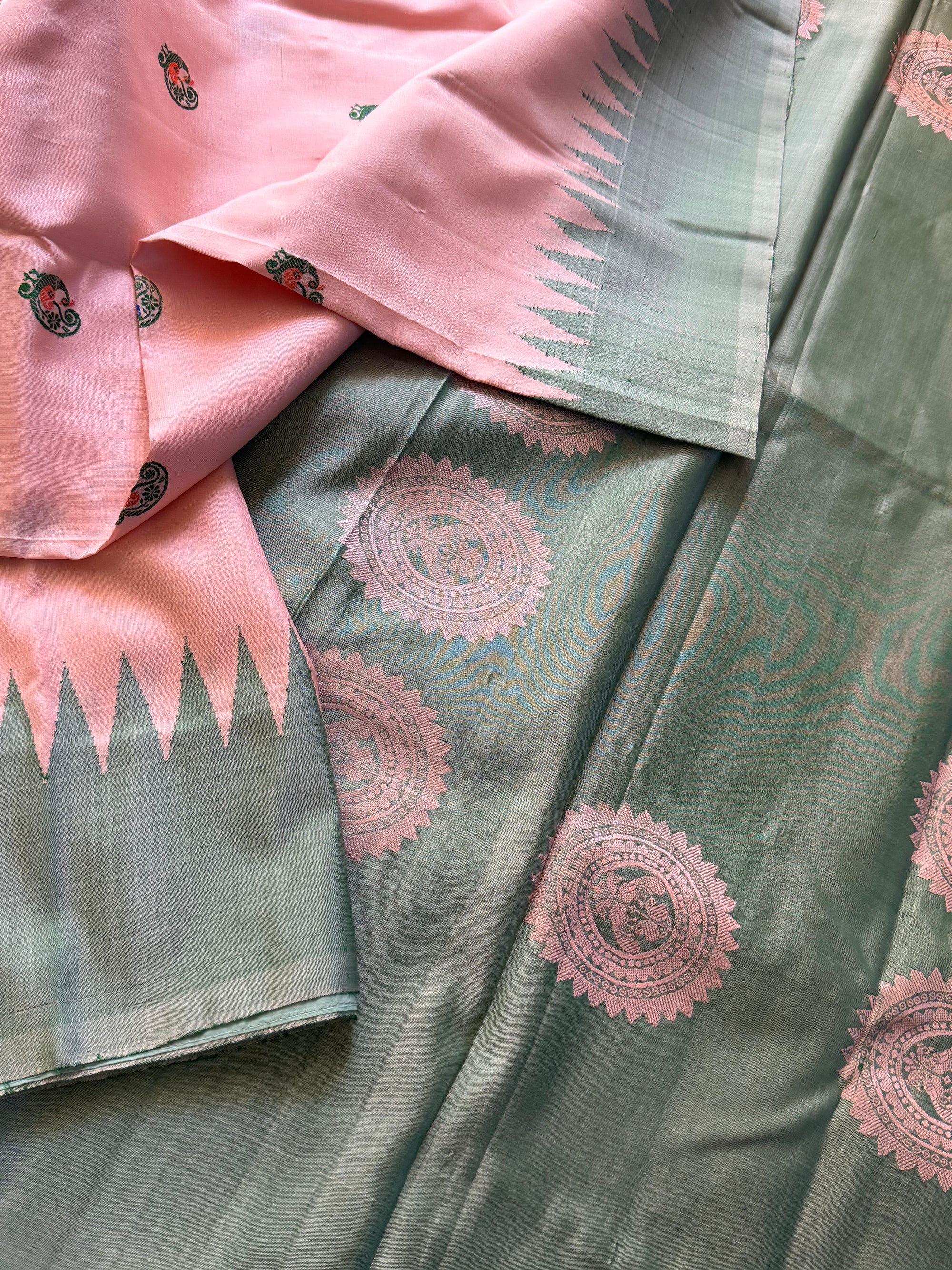 Kuttu  Gadwal Silk : No Zari