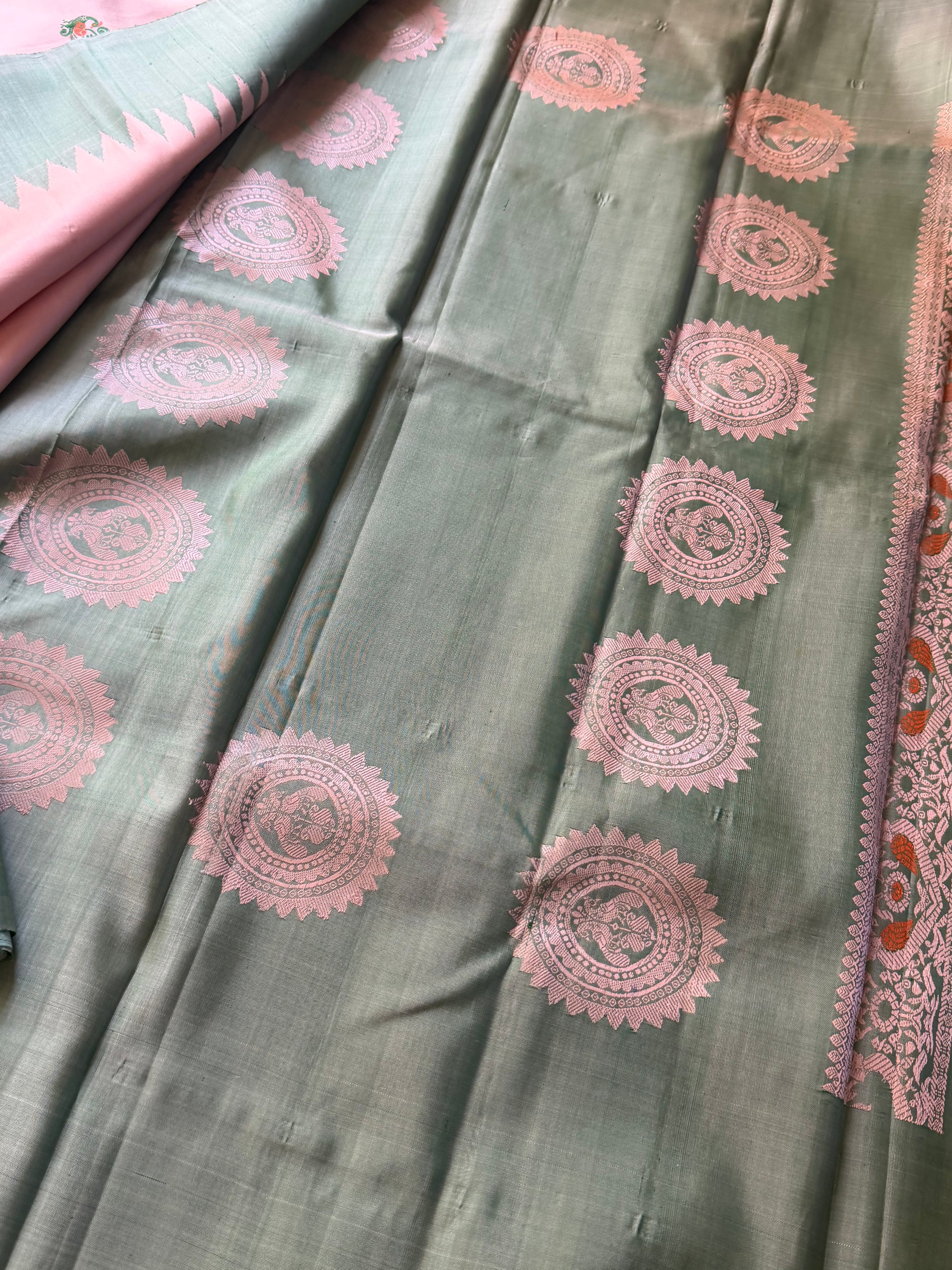 Kuttu  Gadwal Silk : No Zari