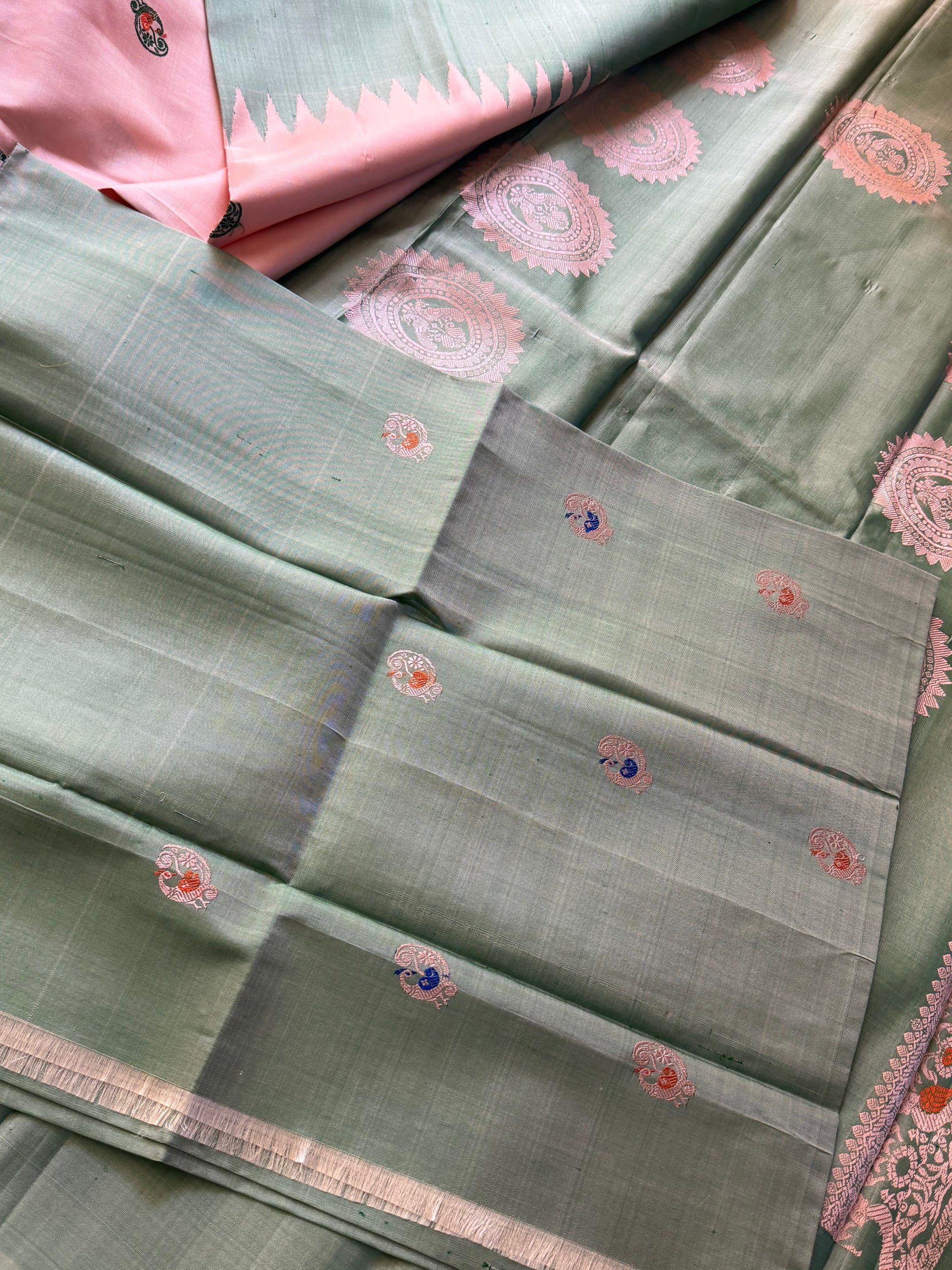 Kuttu  Gadwal Silk : No Zari