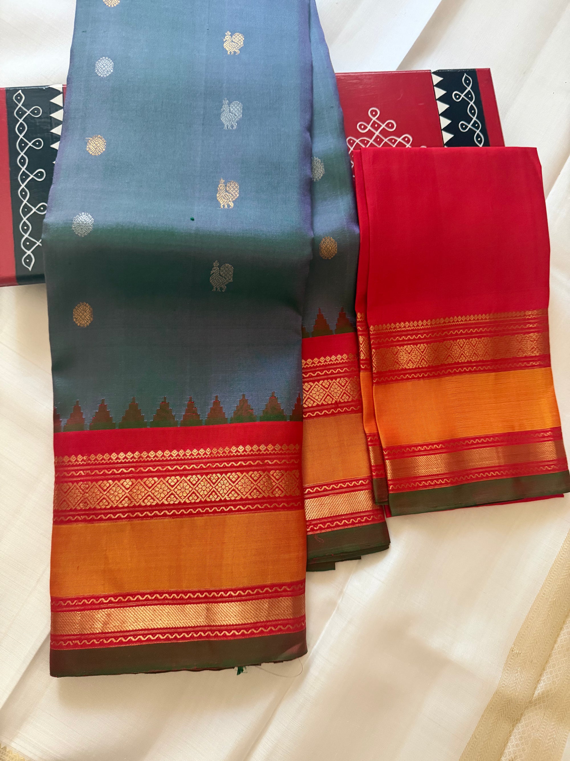 Kuttu Gadwal Silk