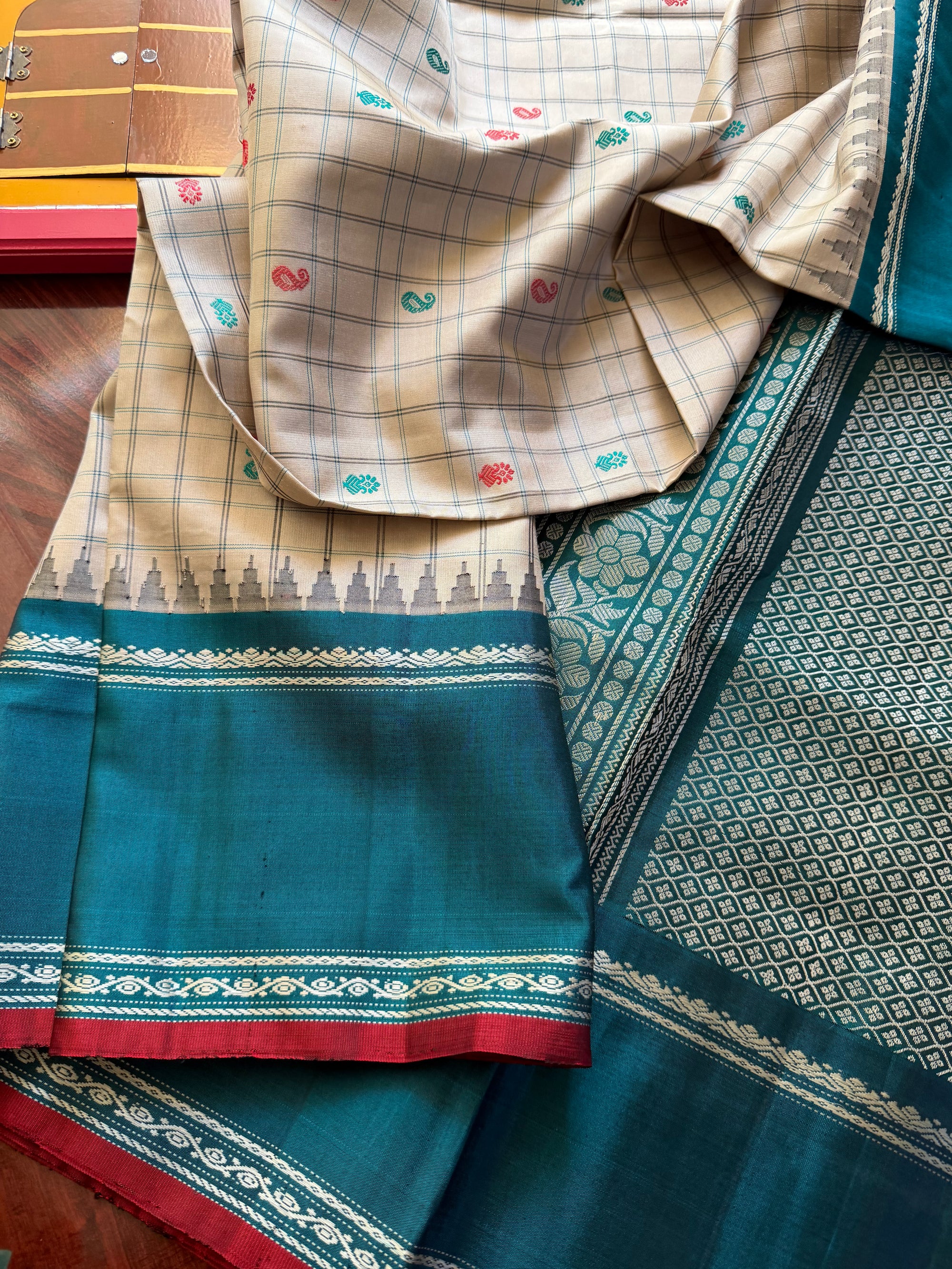 Kuttu  Gadwal Silk : No Zari