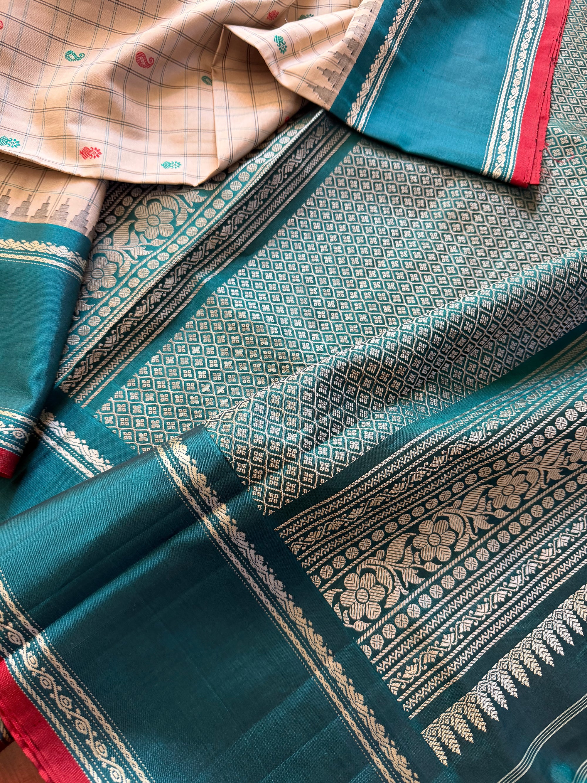 Kuttu  Gadwal Silk : No Zari