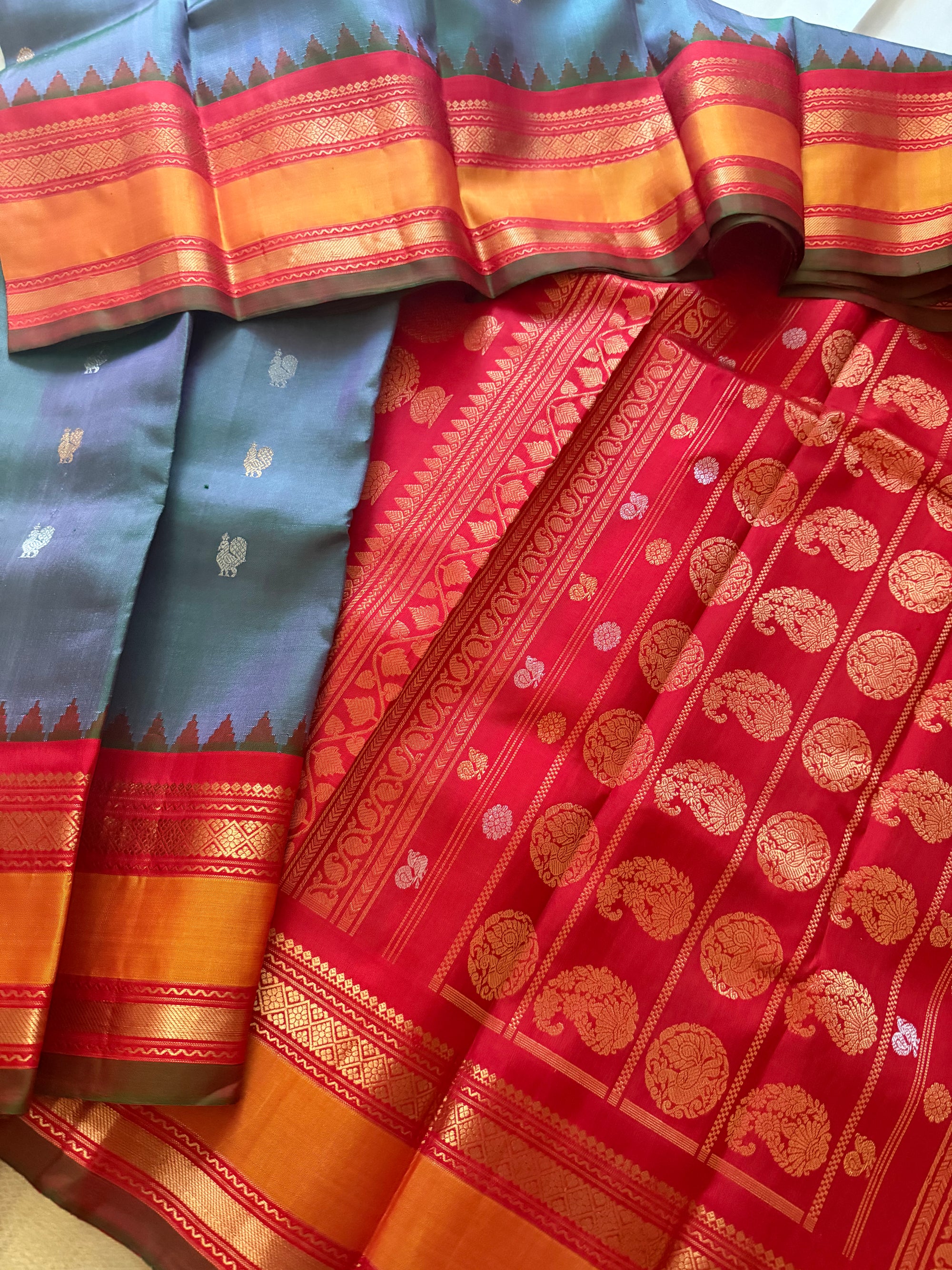 Kuttu Gadwal Silk