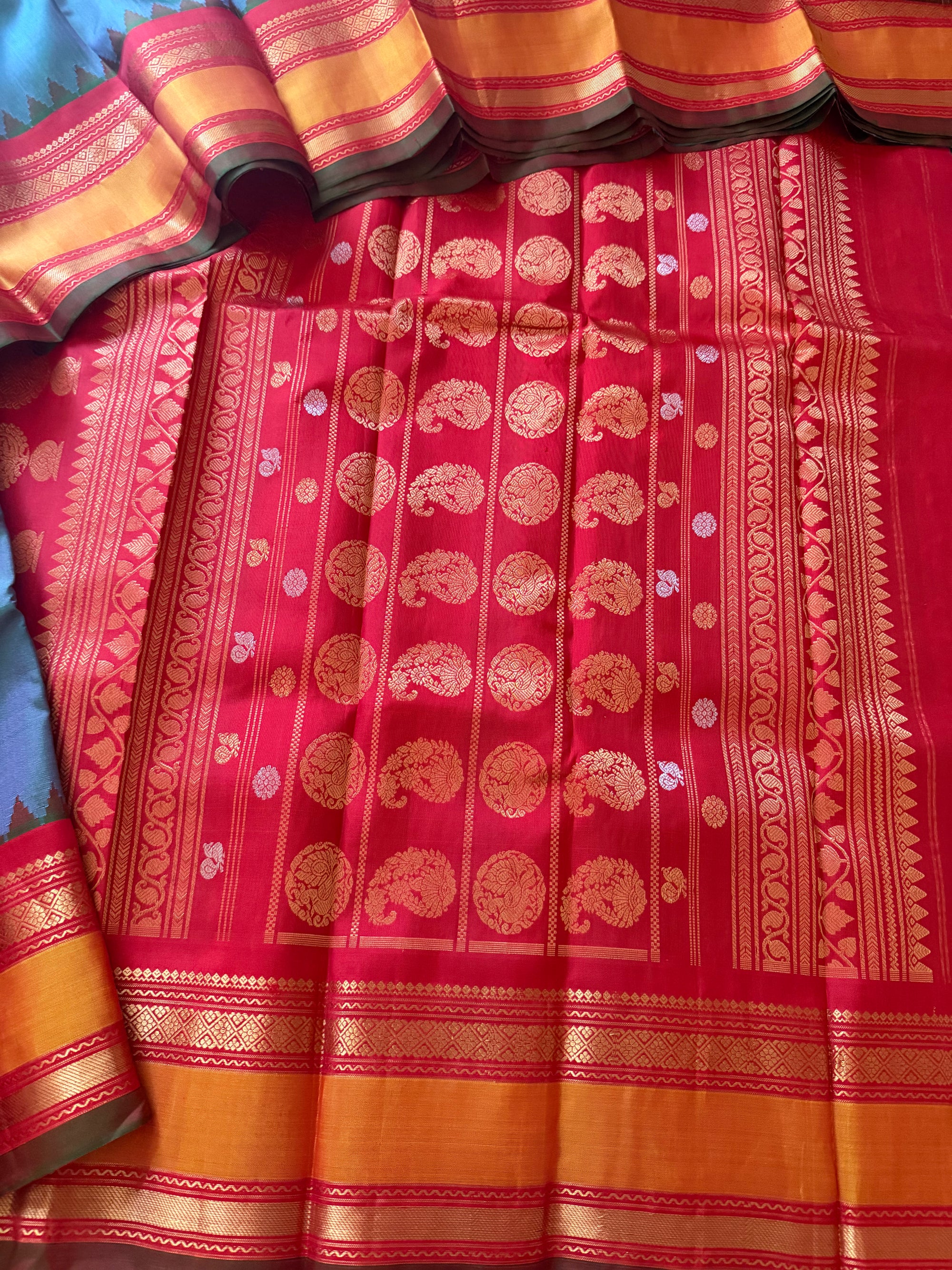 Kuttu Gadwal Silk