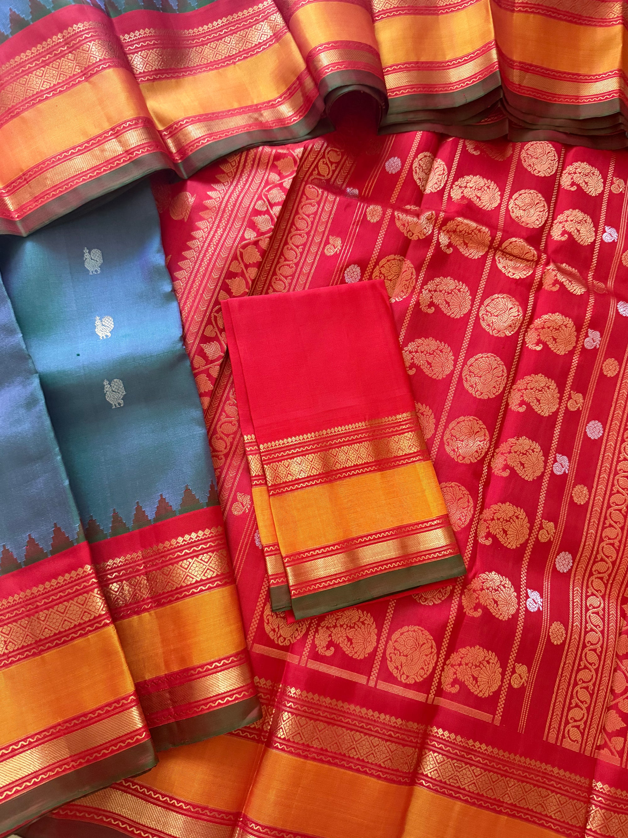Kuttu Gadwal Silk