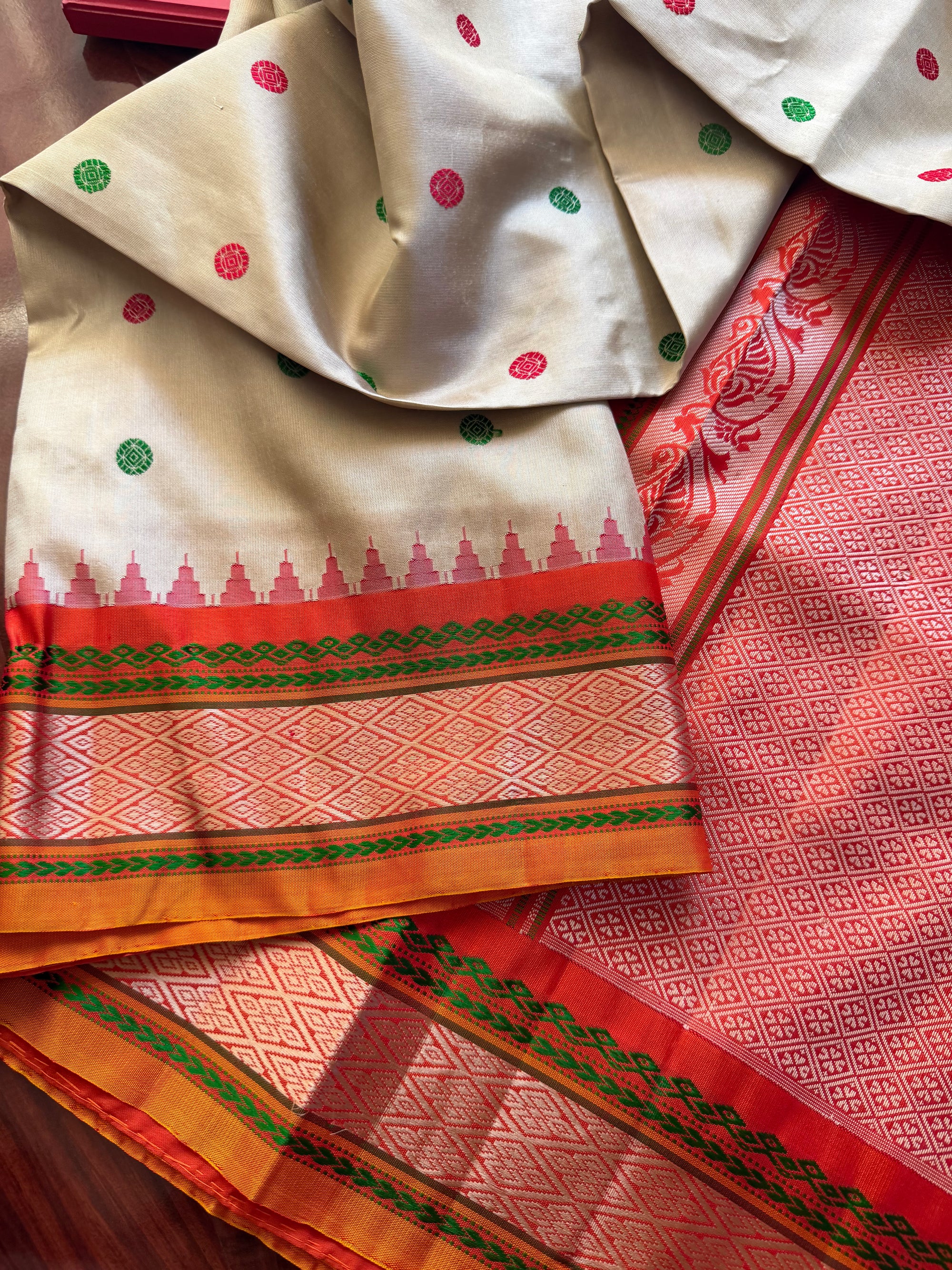 Kuttu  Gadwal Silk : No Zari
