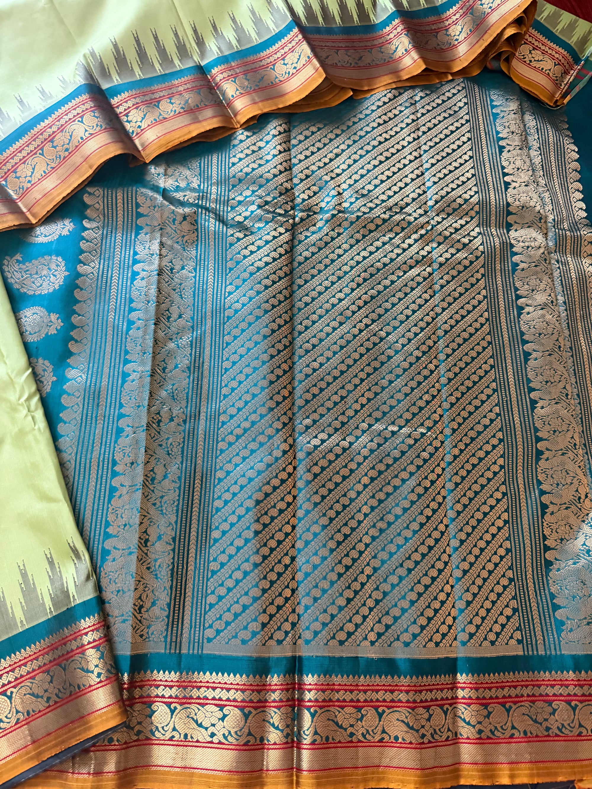 Kuttu Gadwal Silk