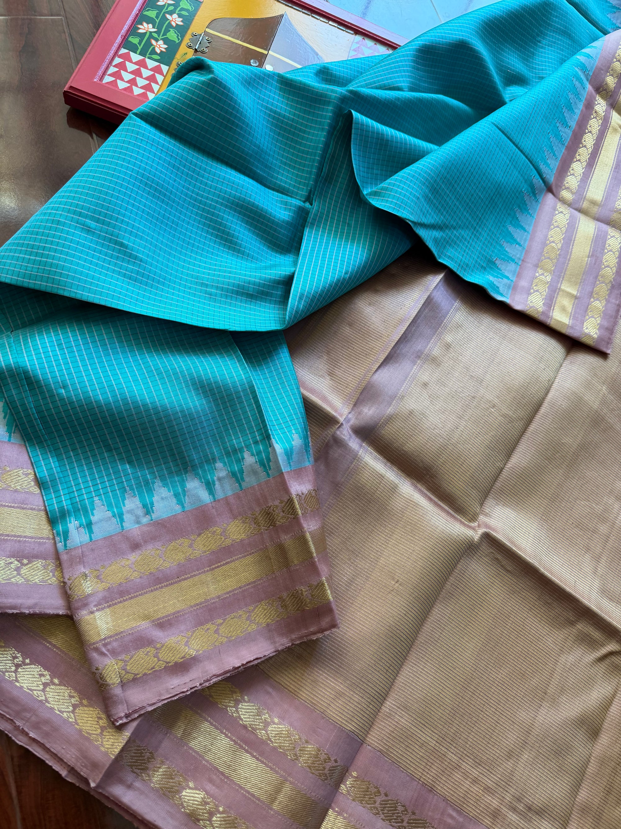 Kuttu  Gadwal Silk