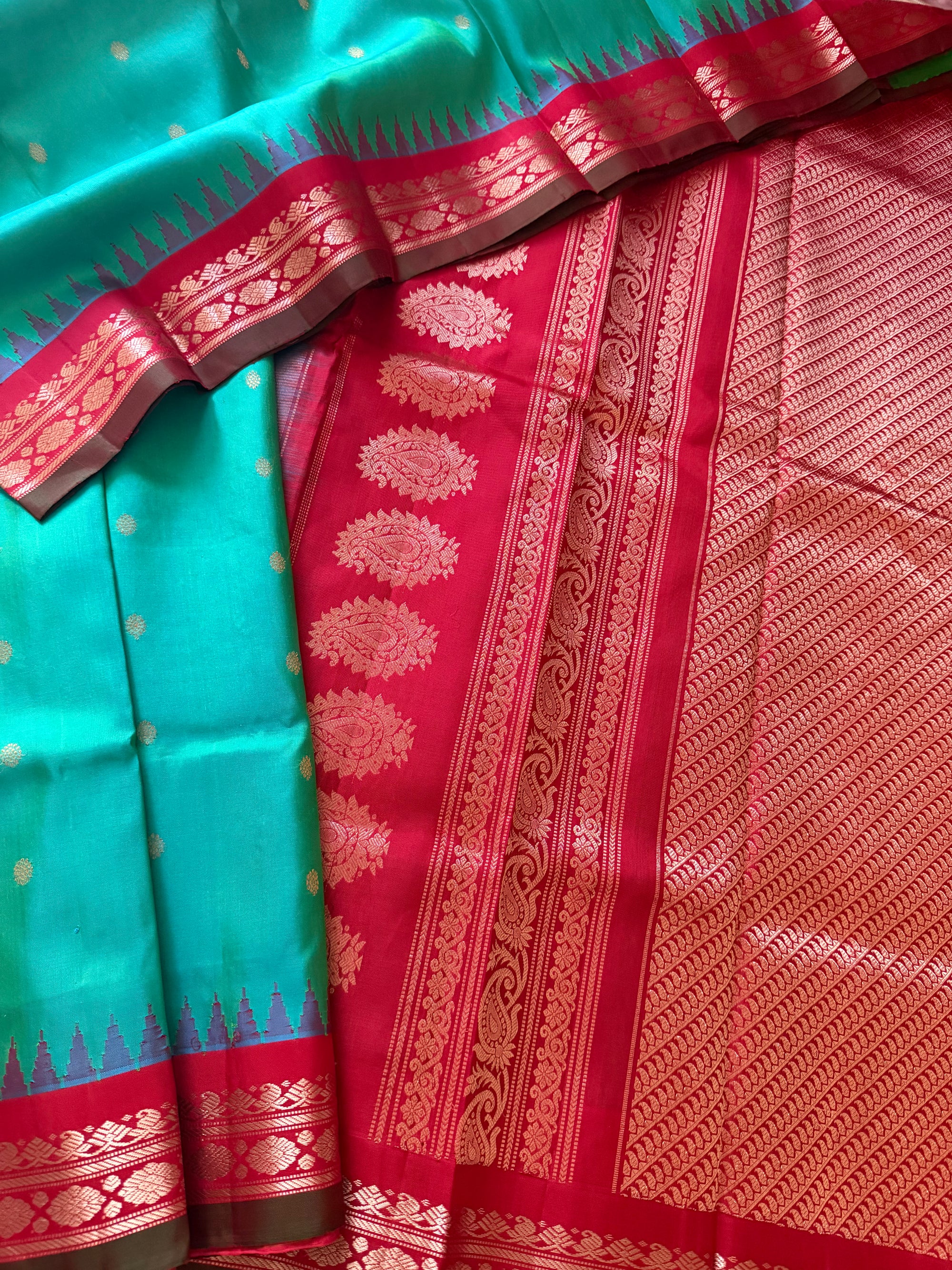Kuttu Gadwal Silk