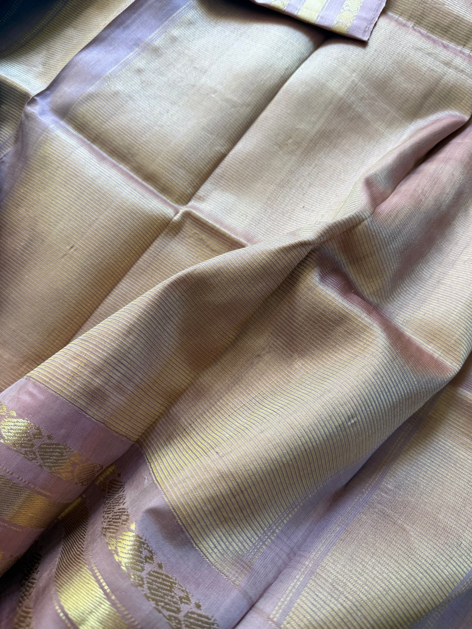 Kuttu  Gadwal Silk