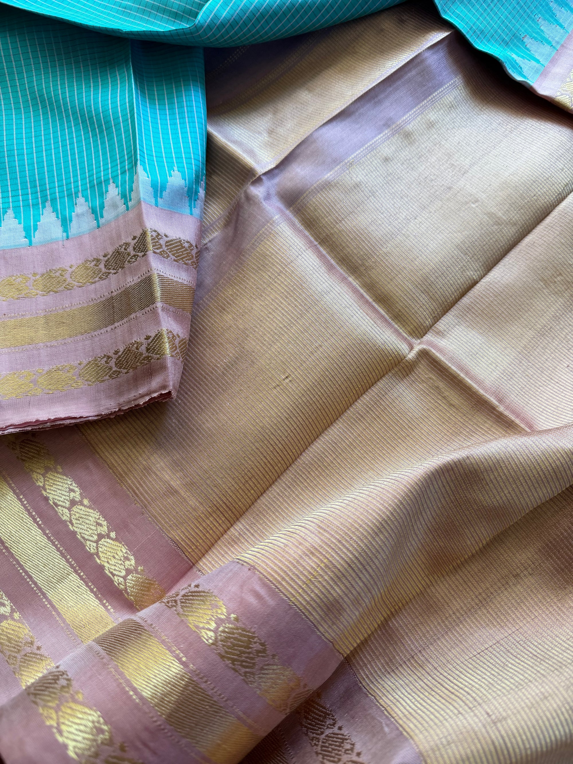 Kuttu  Gadwal Silk