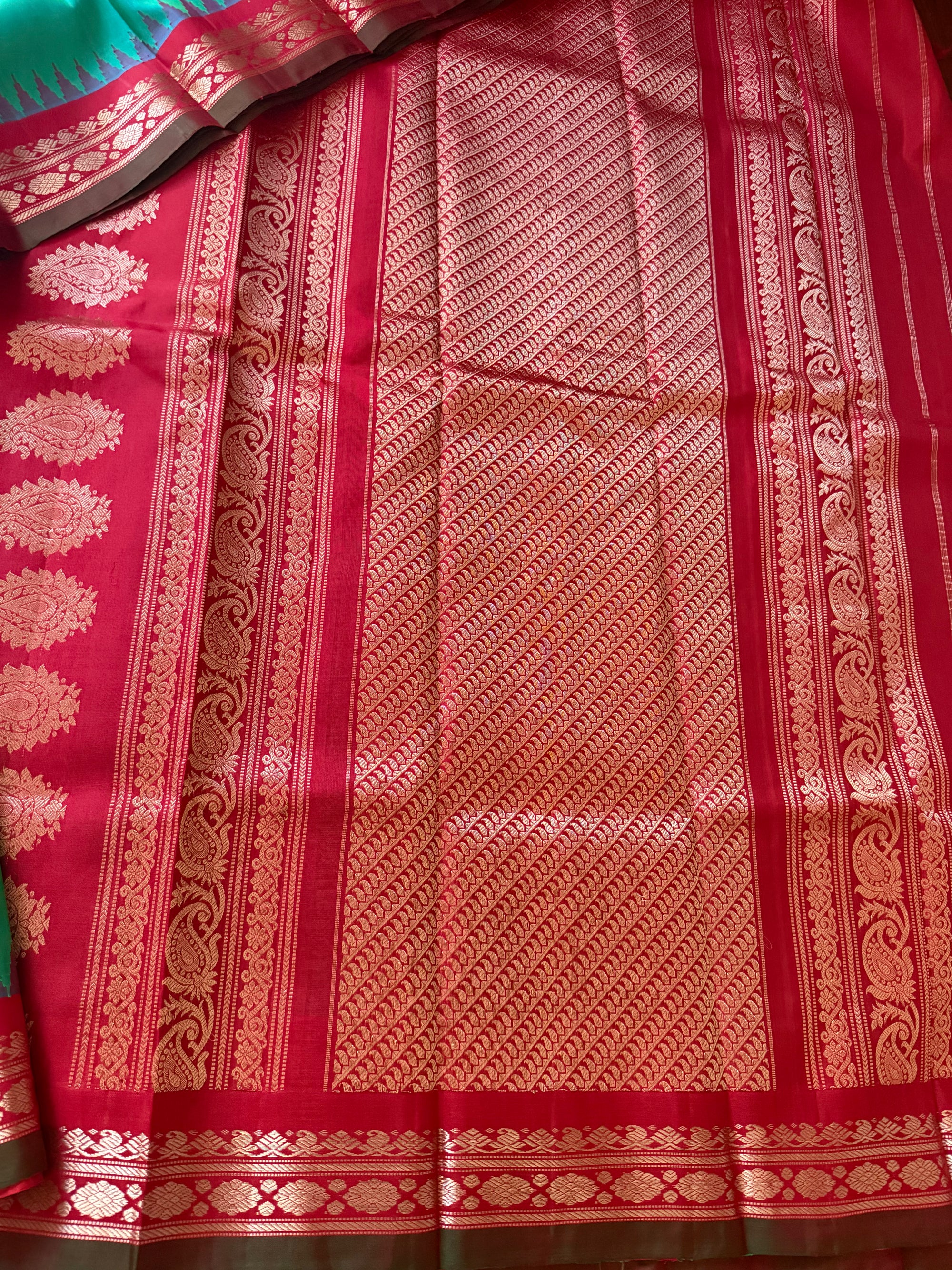 Kuttu Gadwal Silk