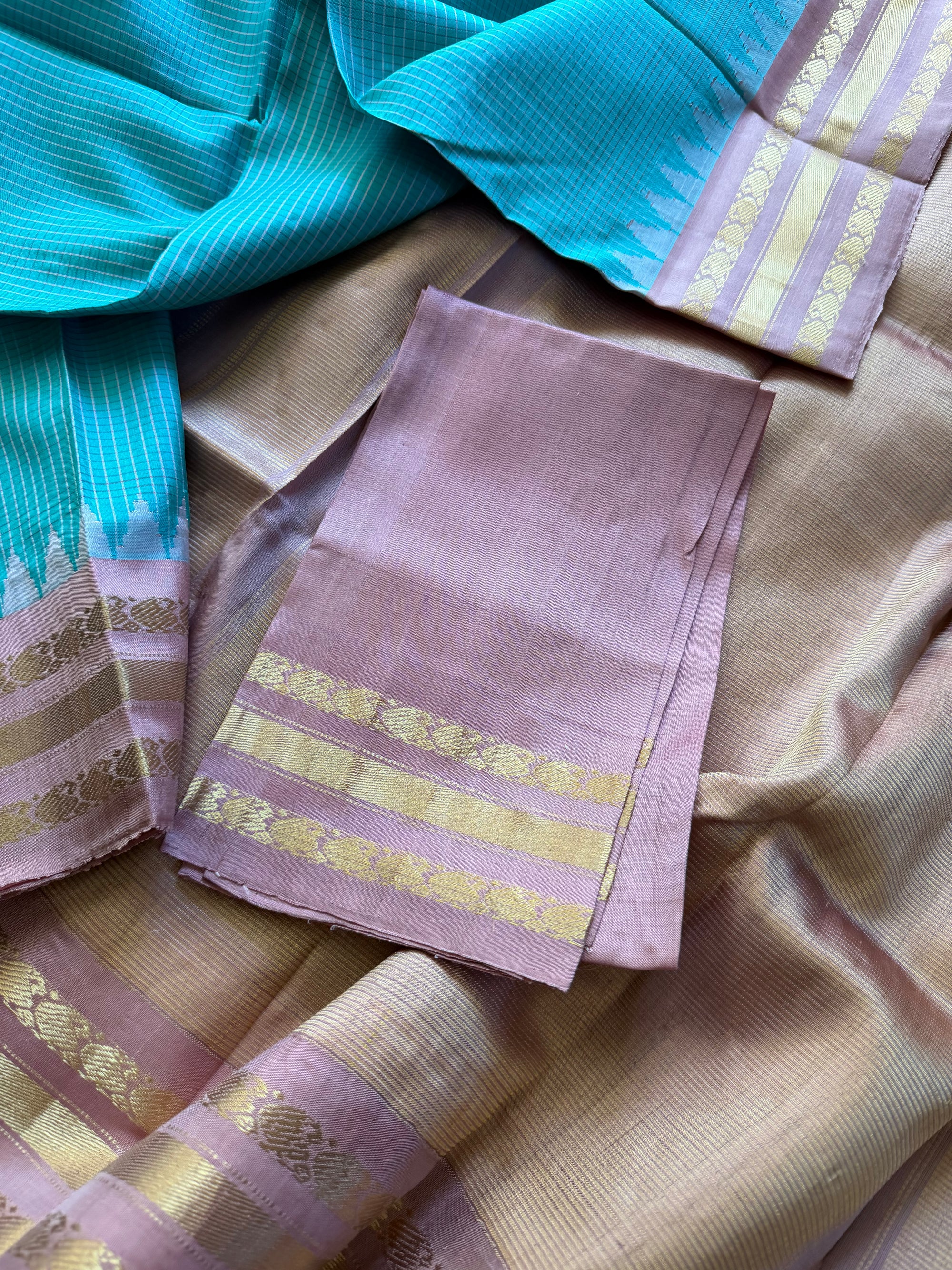 Kuttu  Gadwal Silk