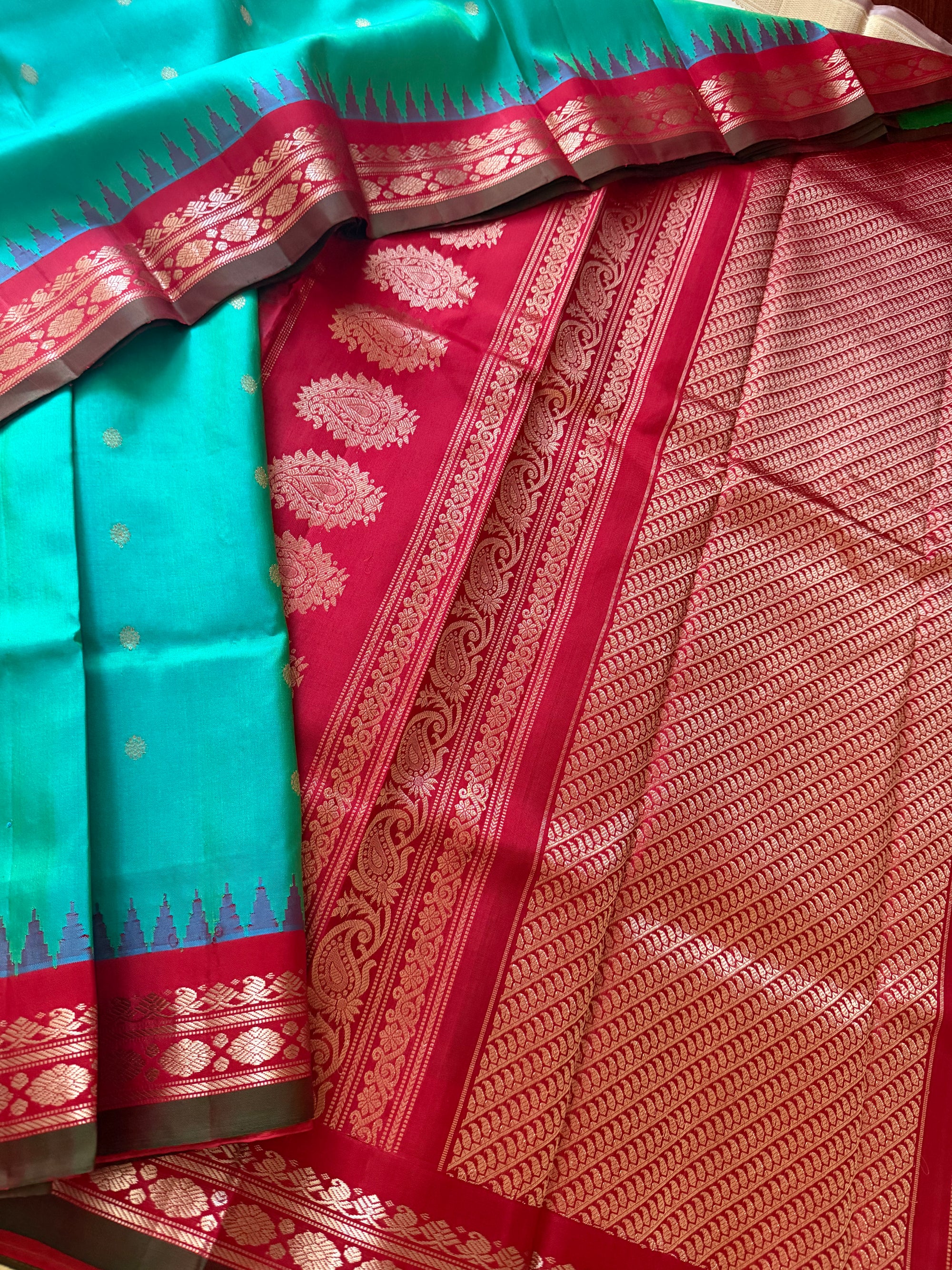 Kuttu Gadwal Silk