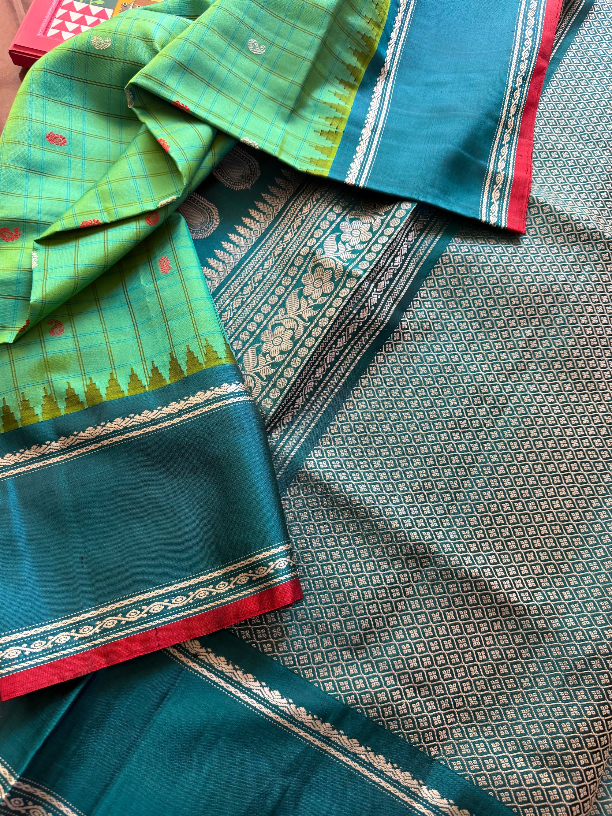 Kuttu  Gadwal Silk : No Zari