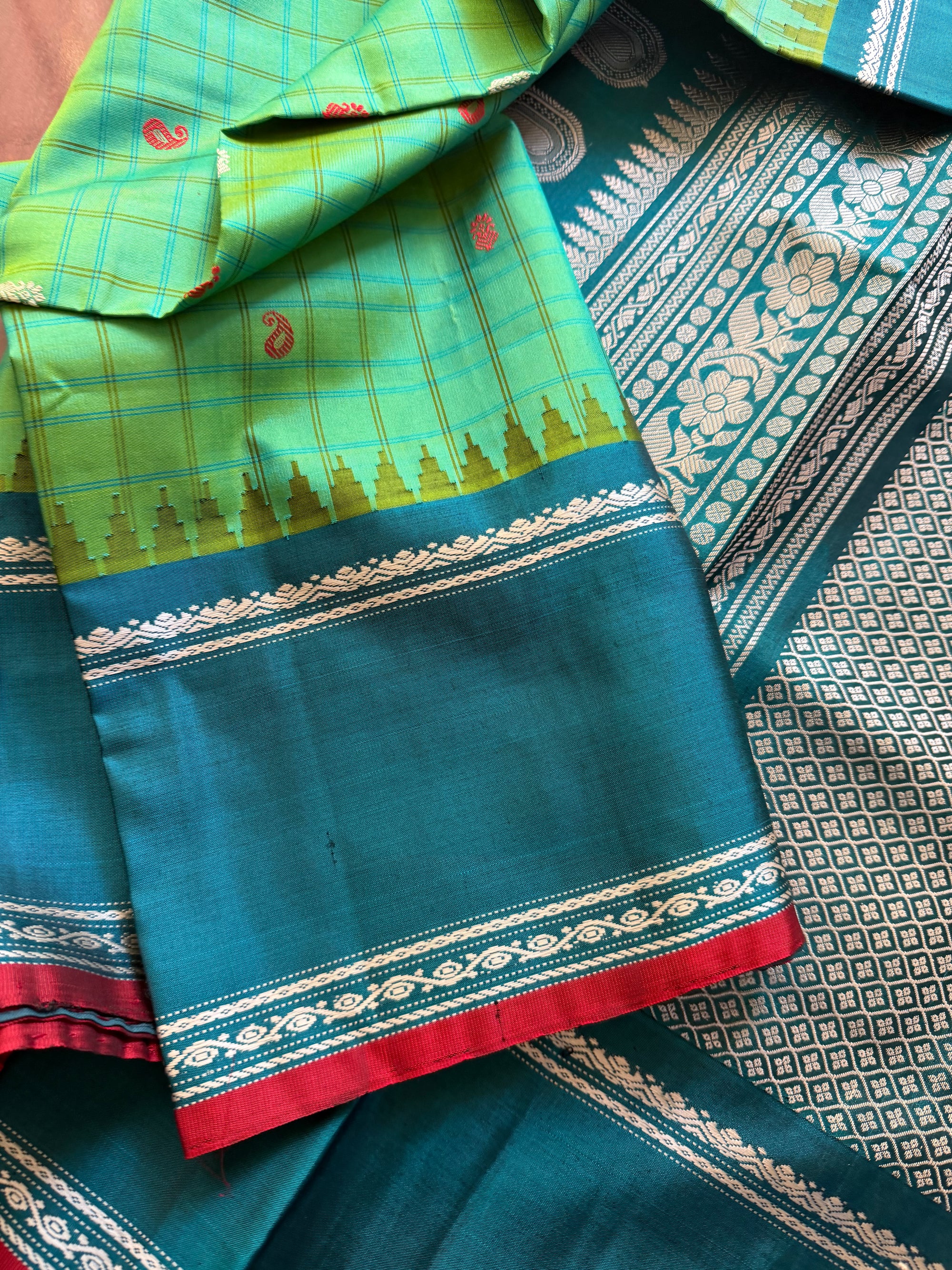 Kuttu  Gadwal Silk : No Zari