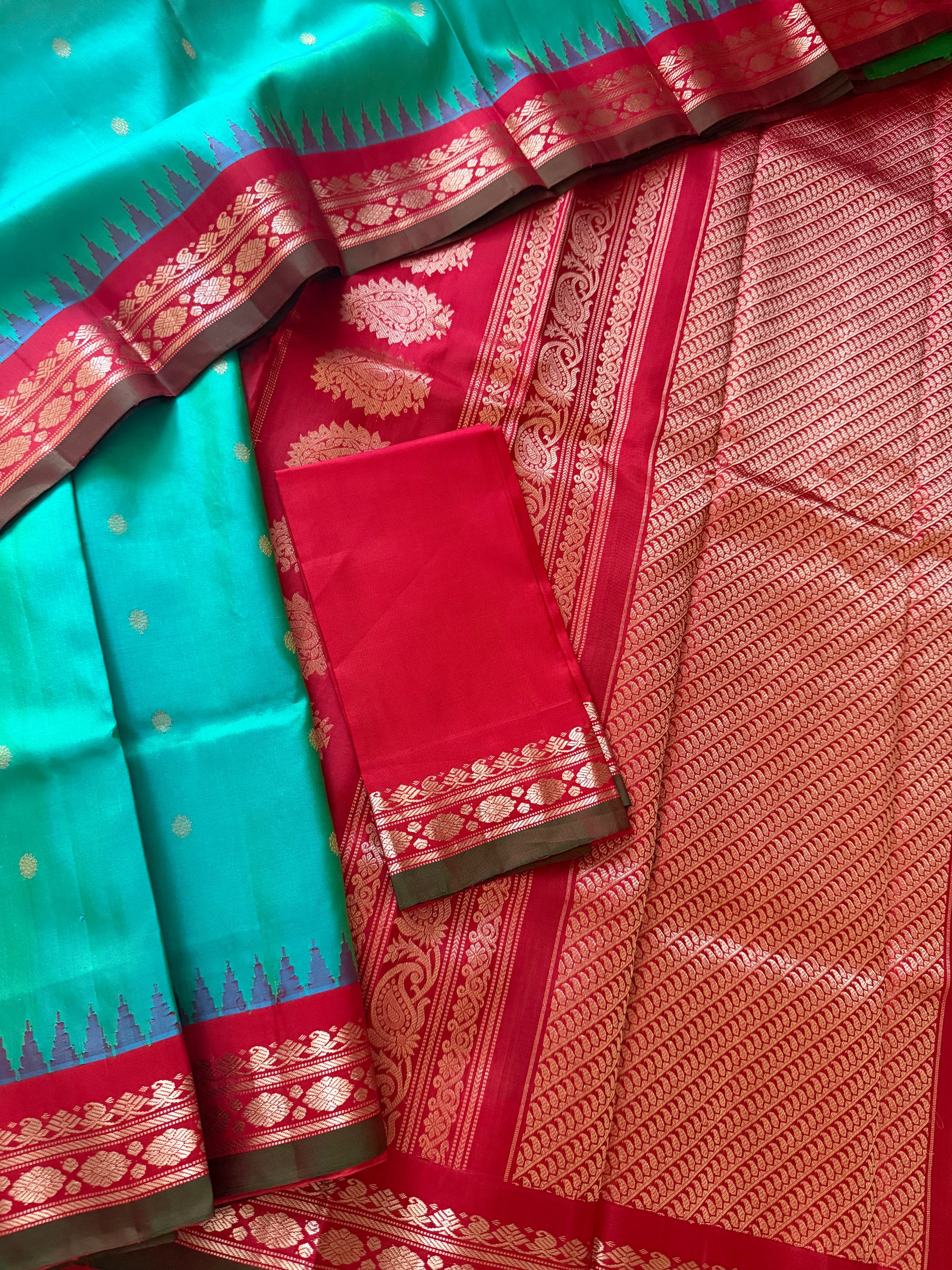 Kuttu Gadwal Silk
