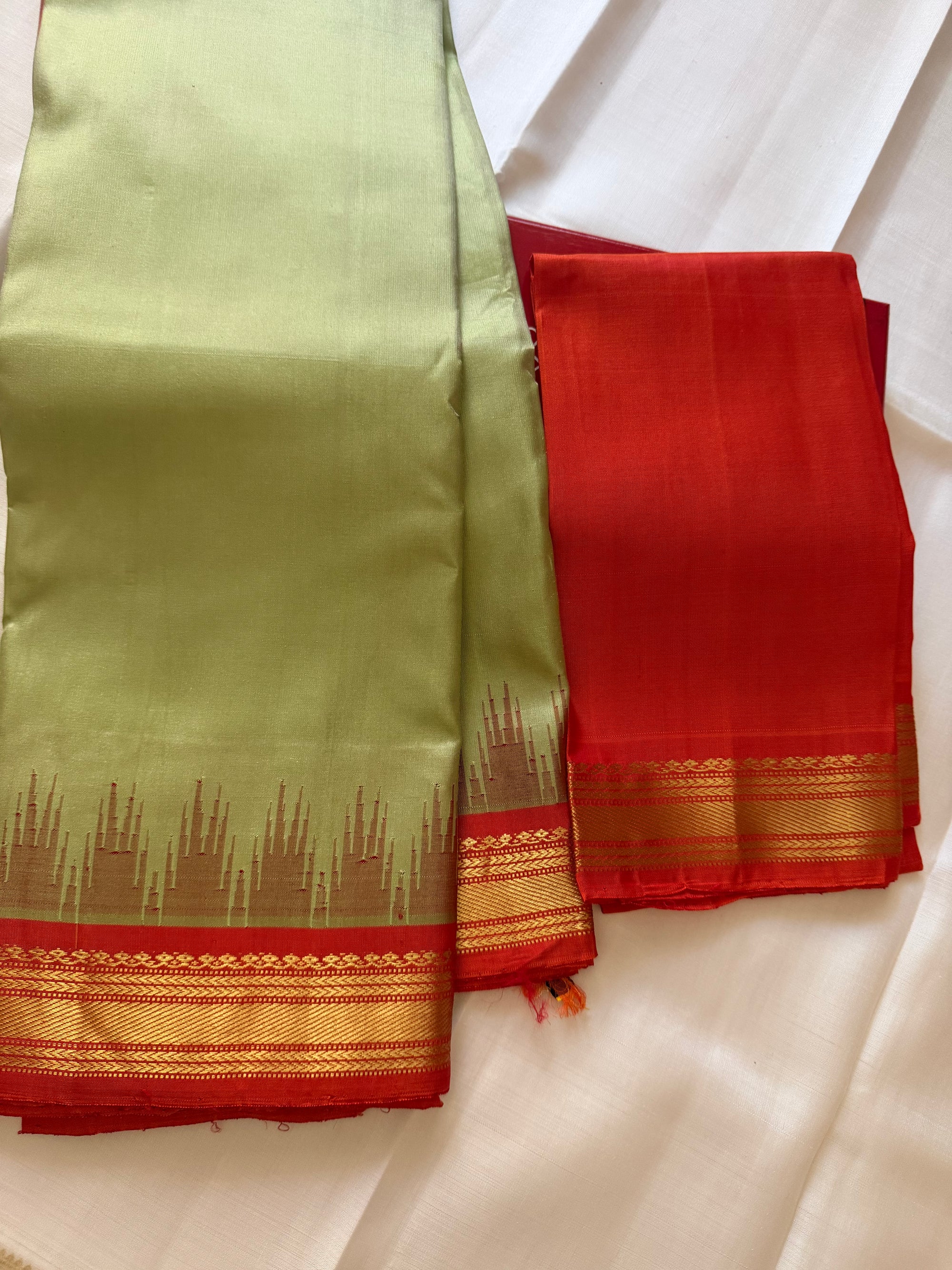 Kuttu Gadwal Silk