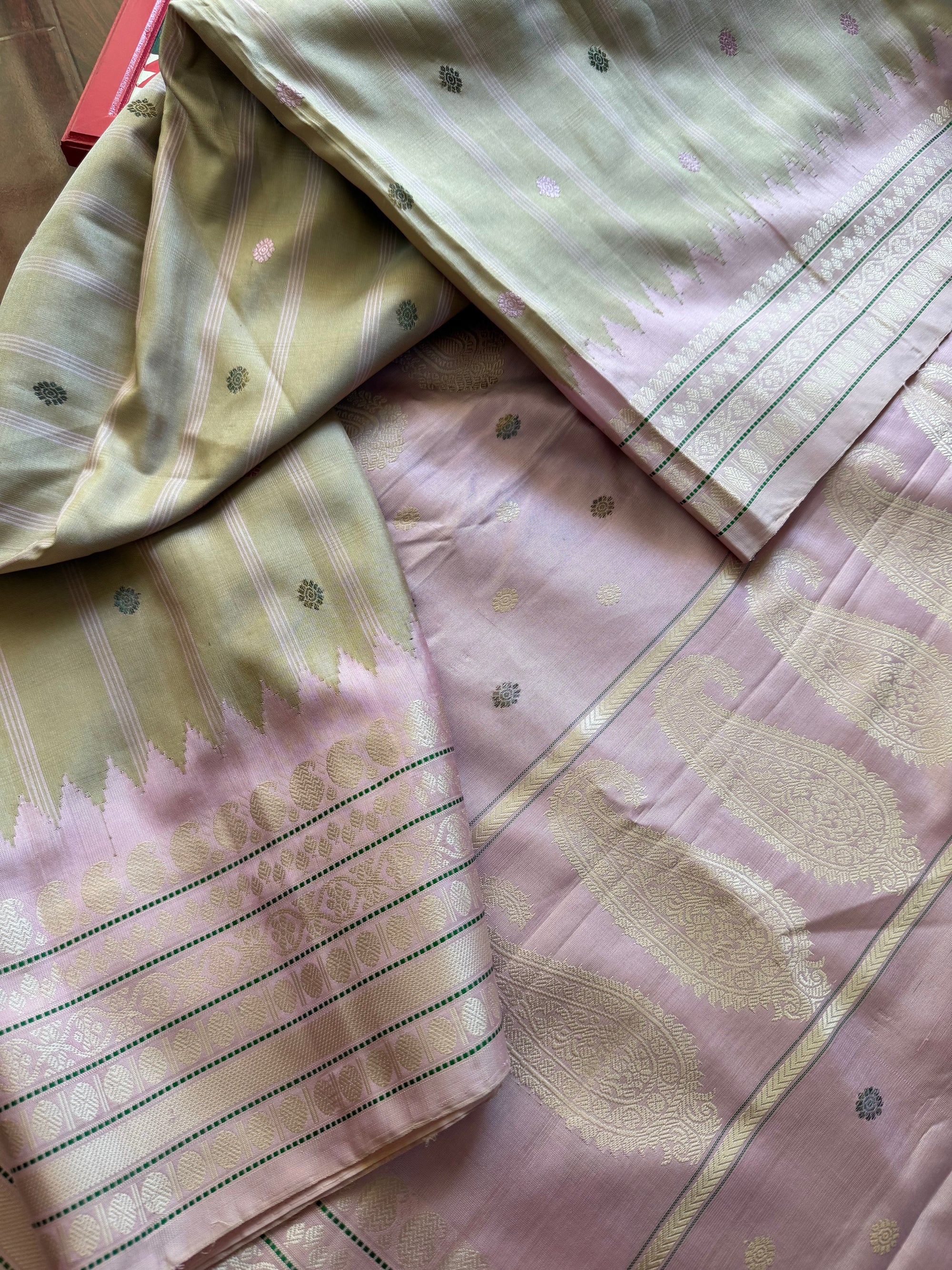 Kuttu  Gadwal Silk : No Zari