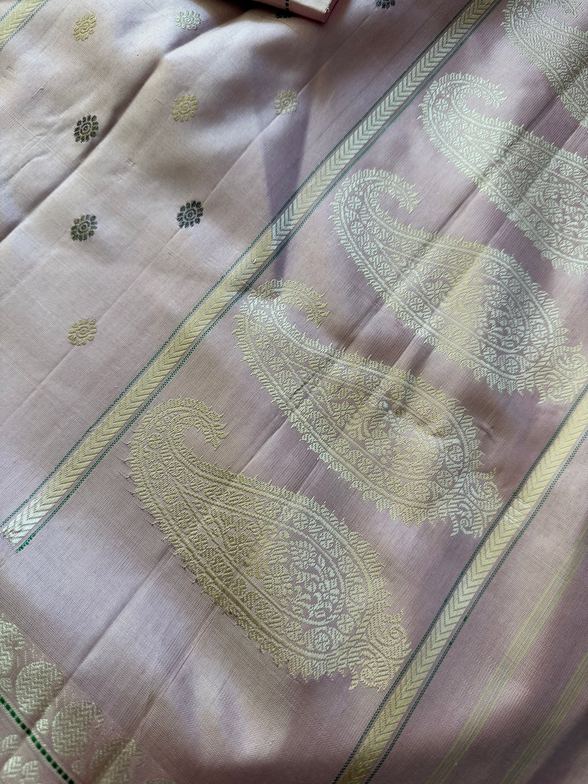 Kuttu  Gadwal Silk : No Zari