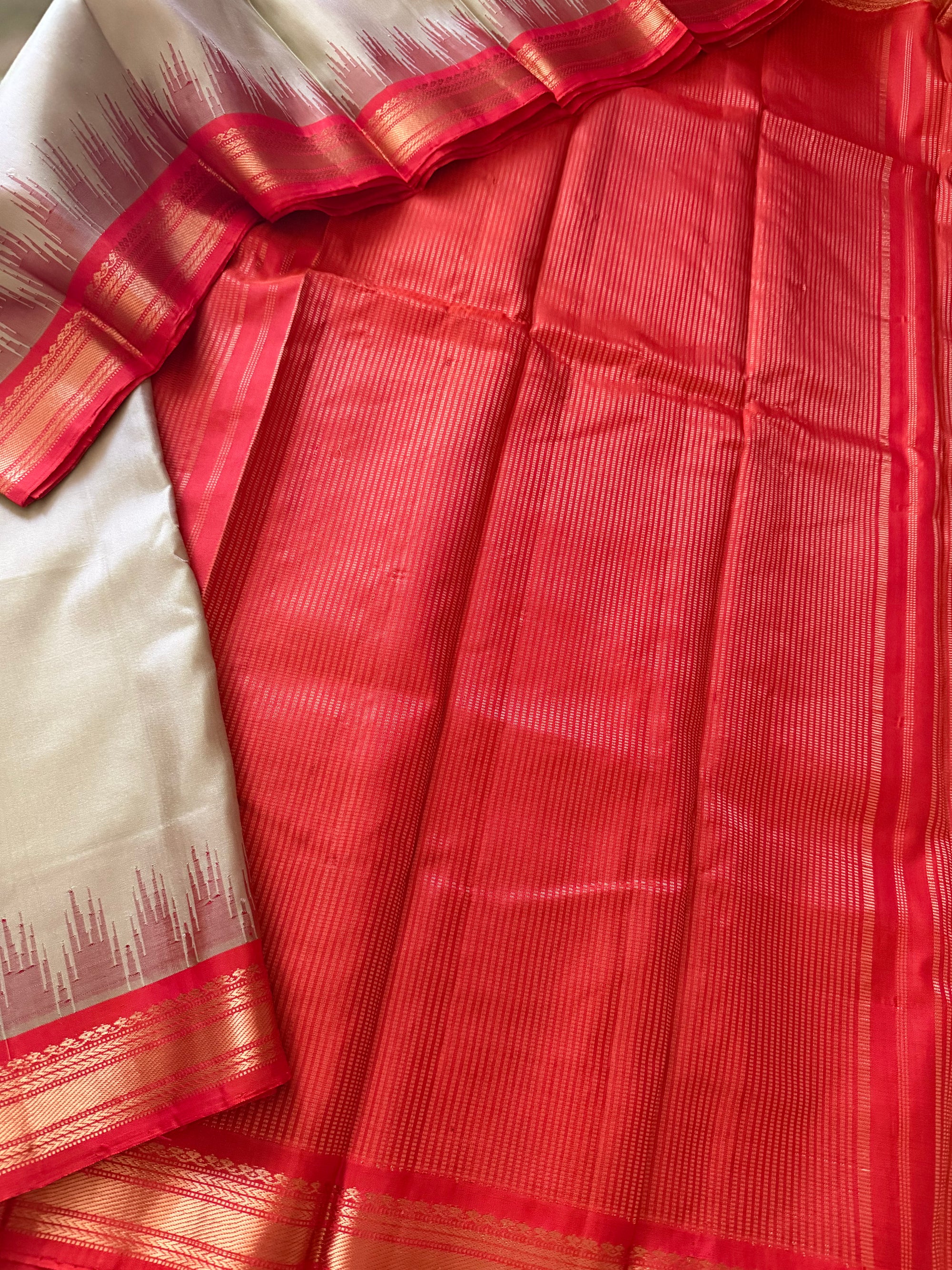 Kuttu Gadwal Silk