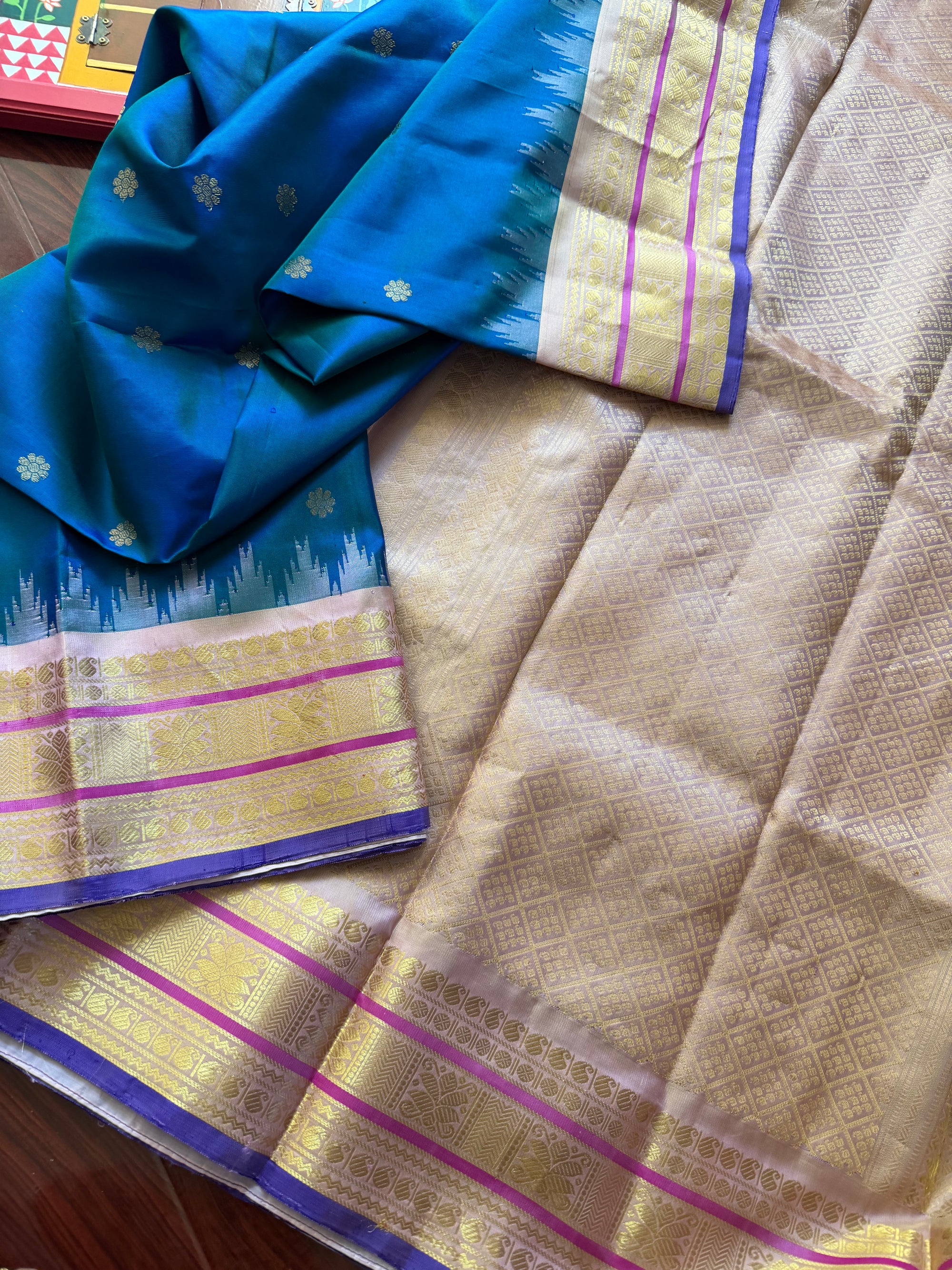 Kuttu  Gadwal Silk