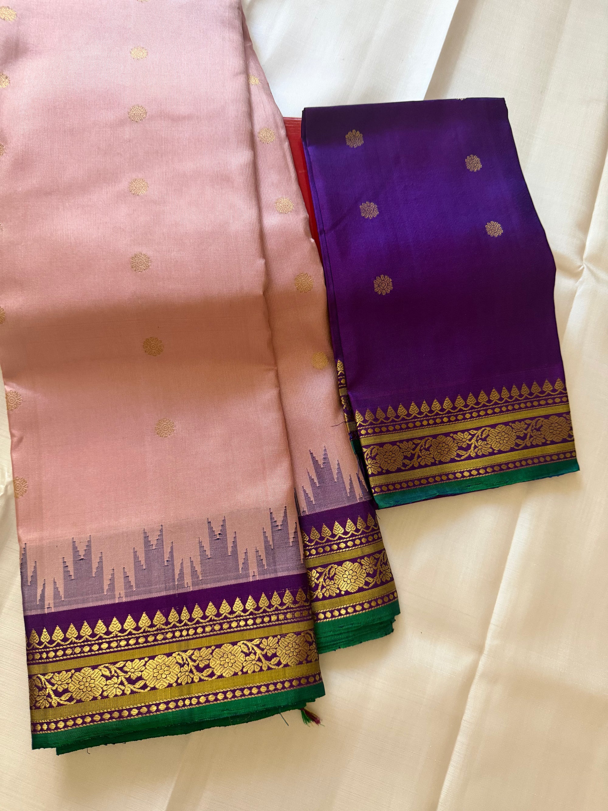 Kuttu Gadwal Silk