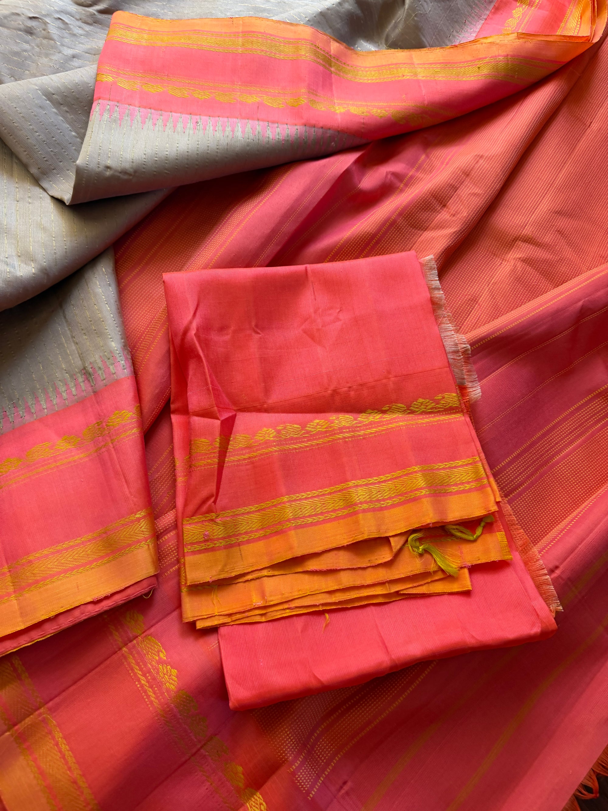 Kuttu  Gadwal Silk