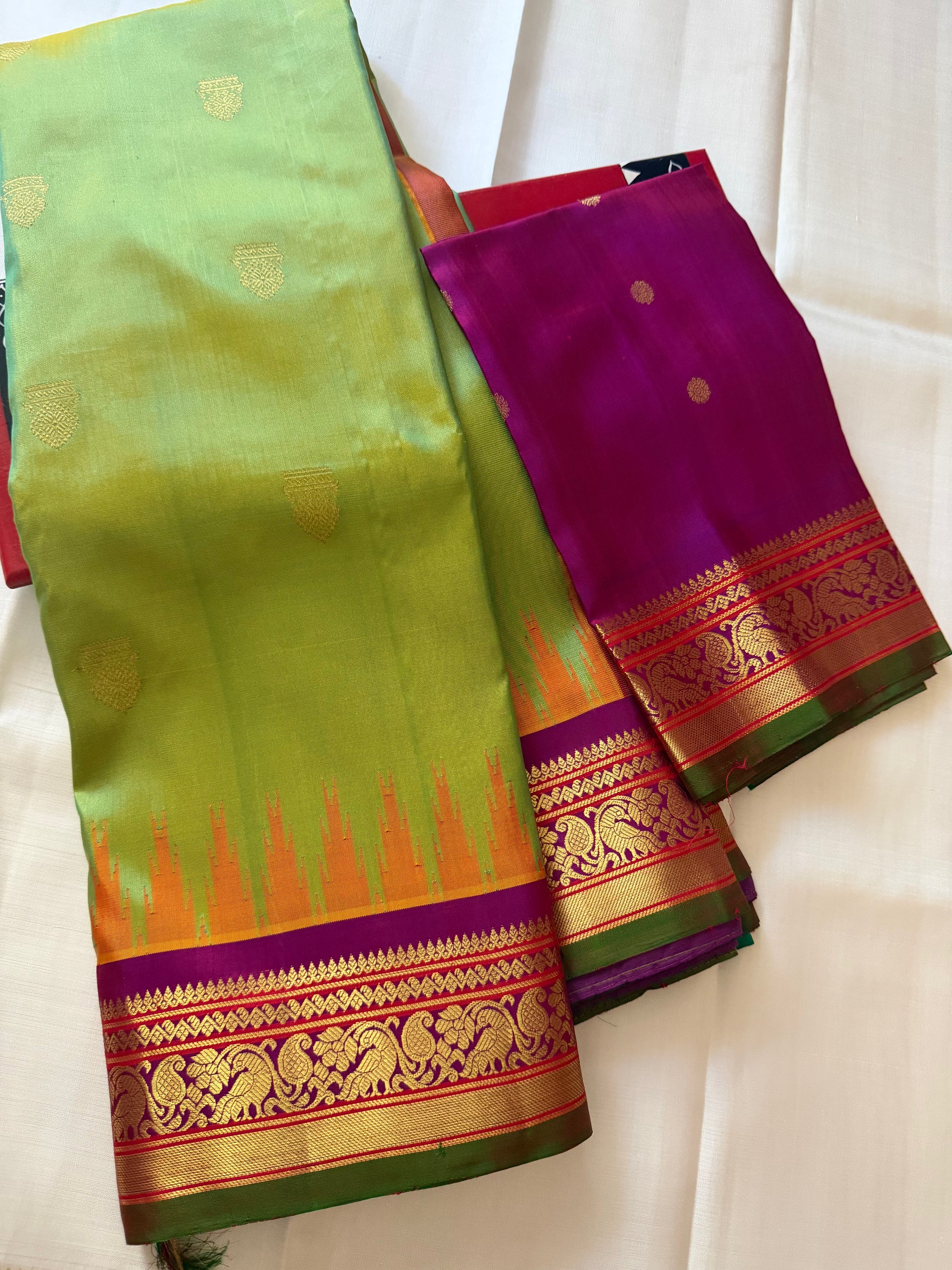 Kuttu Gadwal Silk