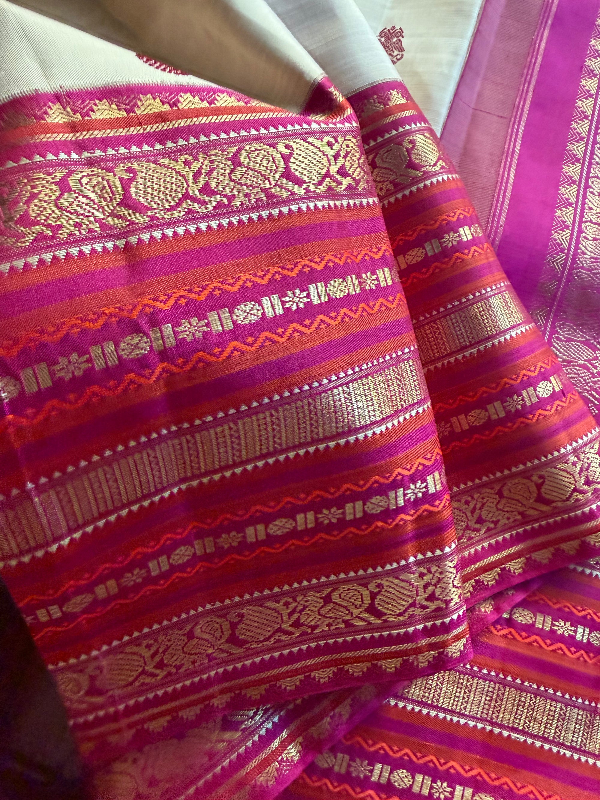 MYTHILI:  Korvai Kanjivaram